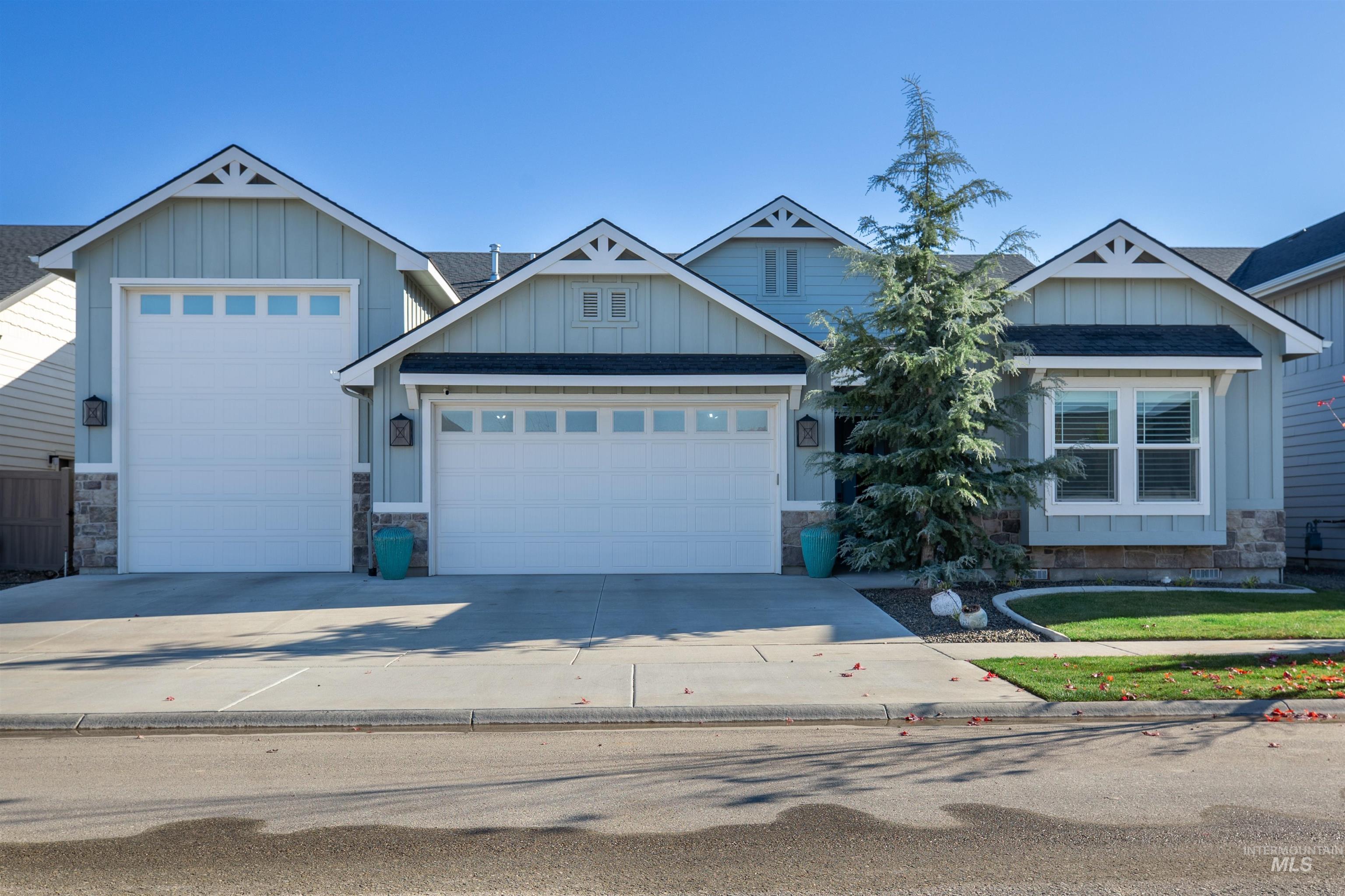 5826 S Cubola Way, Meridian, Idaho 83642, 3 Bedrooms, 2.5 Bathrooms, Residential For Sale, Price $799,900, 98971202