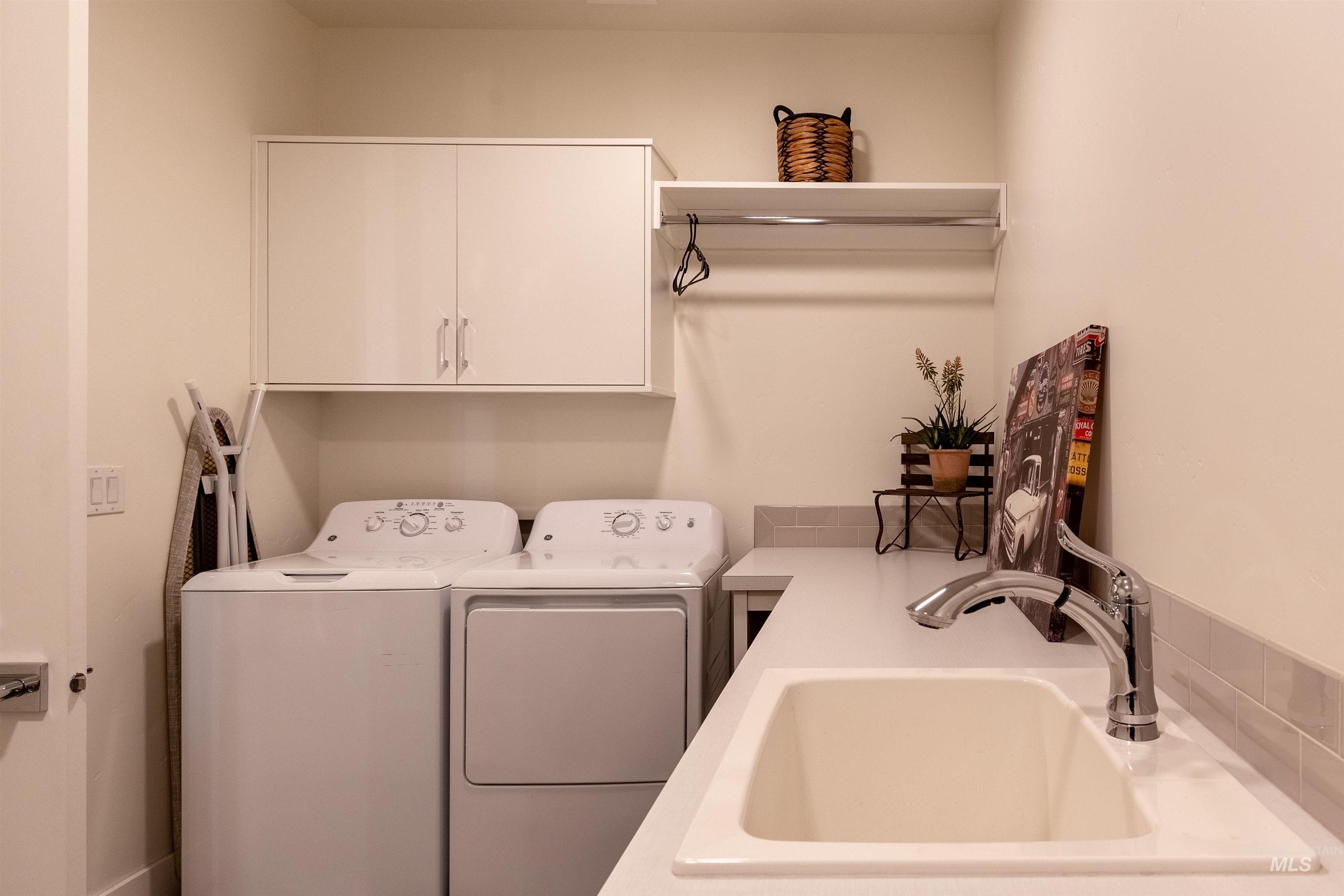 5826 S Cubola Way, Meridian, Idaho 83642, 3 Bedrooms, 2.5 Bathrooms, Residential For Sale, Price $799,900, 98971202