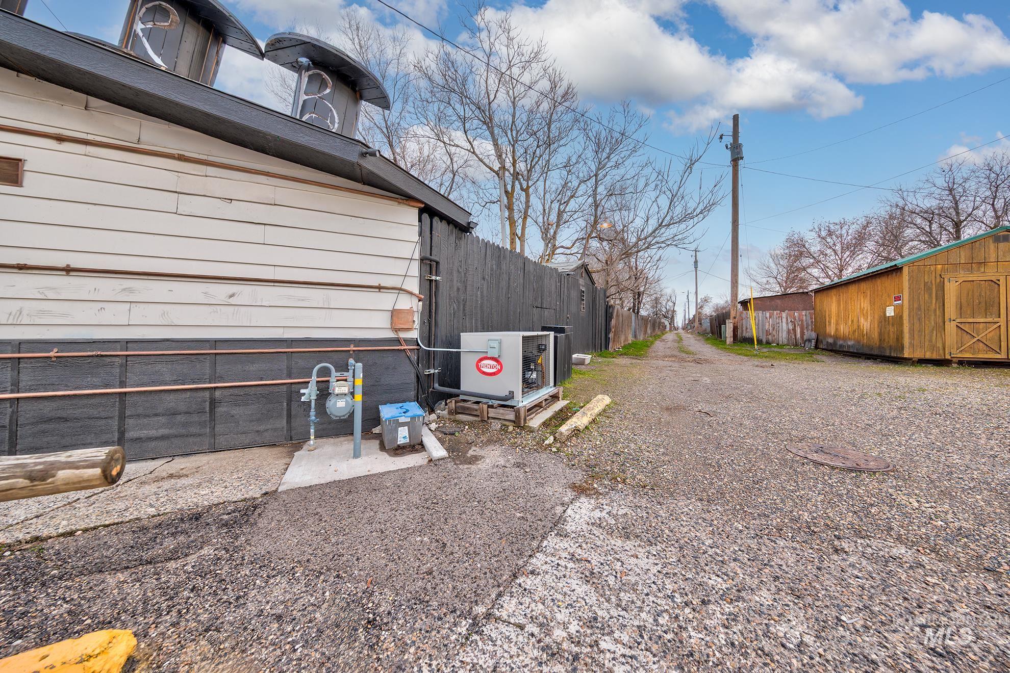 797 N Oregon St, Ontario, Oregon 97914, Business/Commercial For Sale, Price $335,000,MLS 98971209