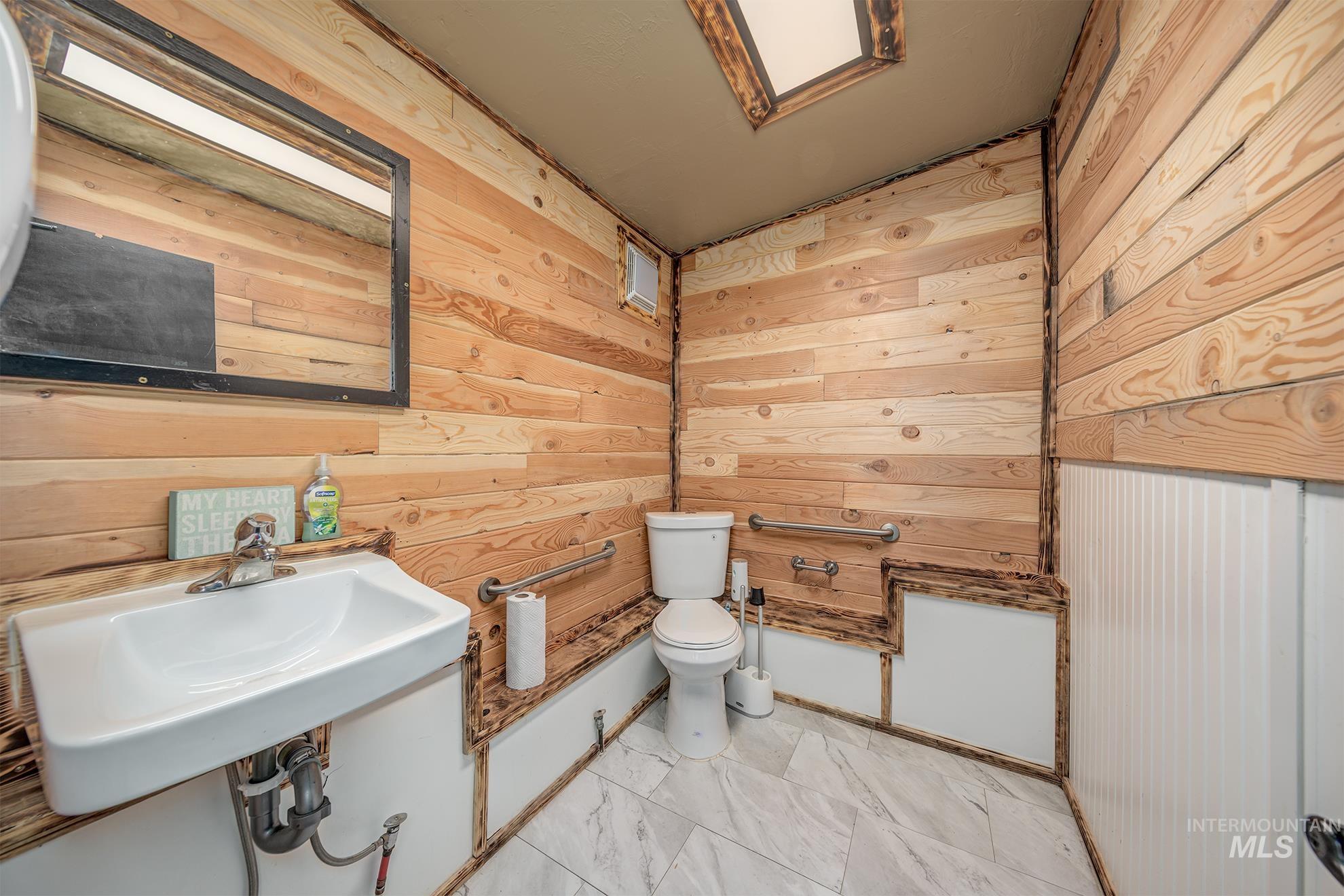 797 N Oregon St, Ontario, Oregon 97914, Business/Commercial For Sale, Price $335,000,MLS 98971209