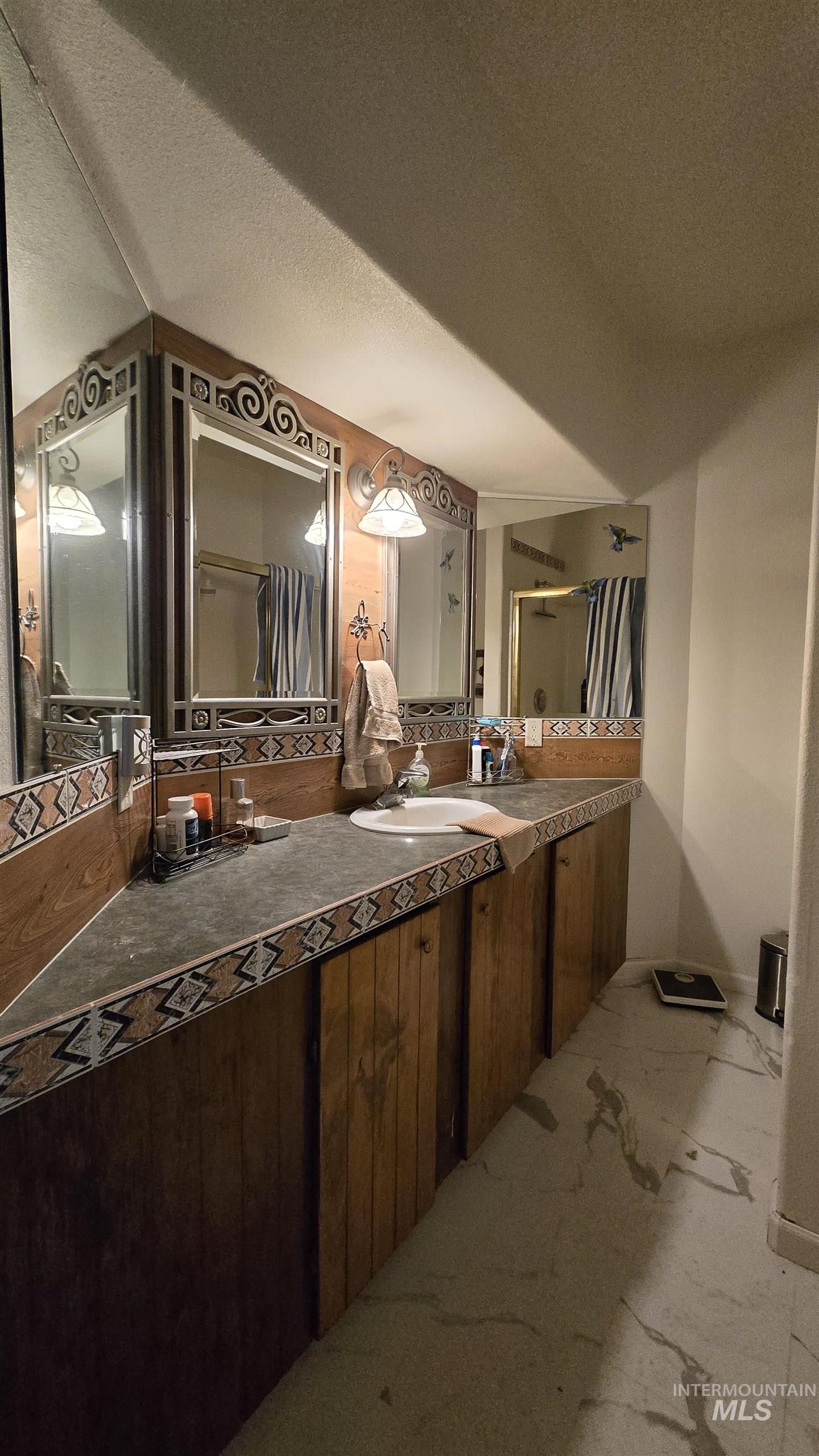 24 Shady Lane, Garden Valley, Idaho 83622, 3 Bedrooms, 2 Bathrooms, Residential For Sale, Price $425,000, 98971212