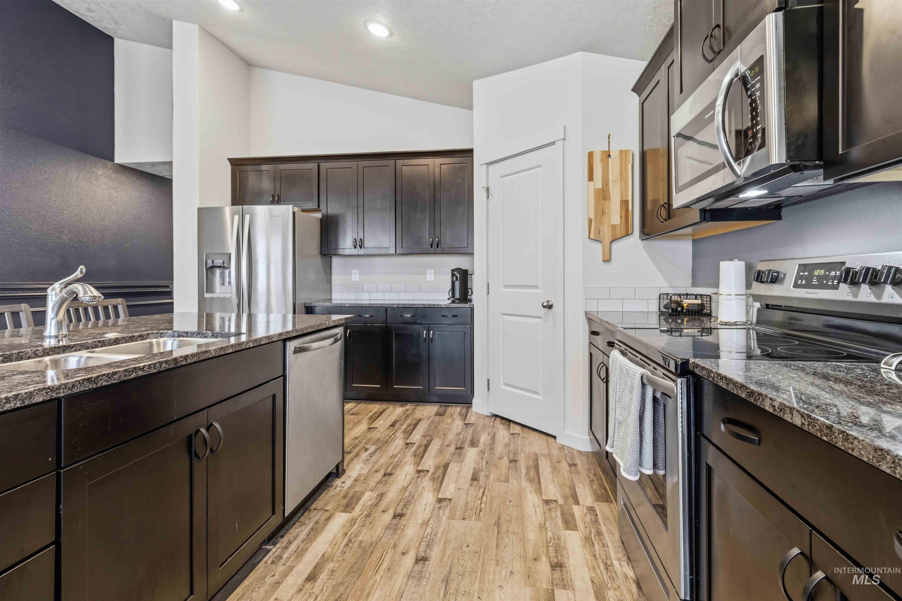 16707 Hopper Avenue, Caldwell, Idaho 83607, 3 Bedrooms, 2 Bathrooms, Residential For Sale, Price $389,900, 98971214