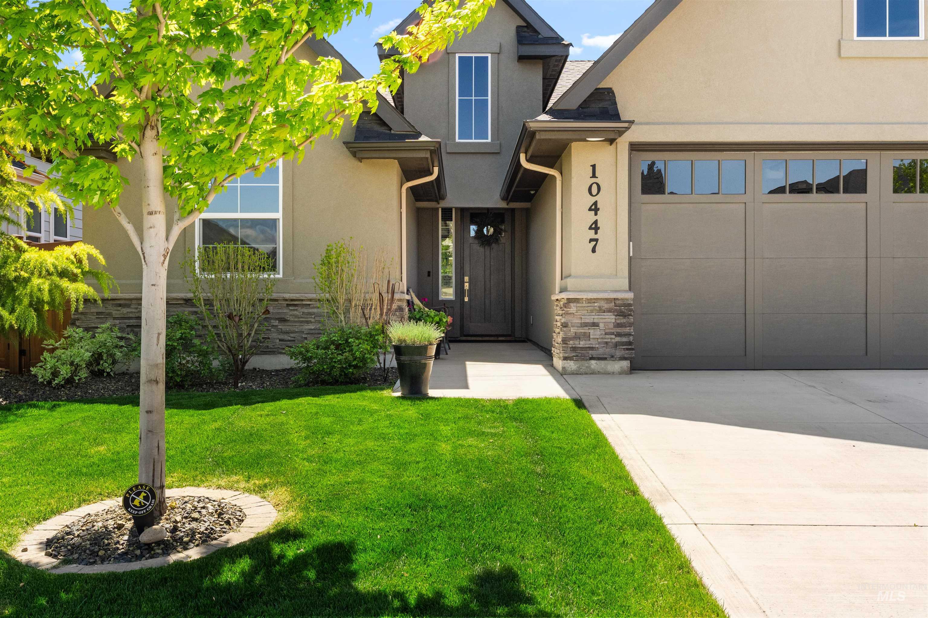 10447 W Bell Fountain Ct, Star, Idaho 83669, 3 Bedrooms, 2.5 Bathrooms, Residential For Sale, Price $684,990, 98971220