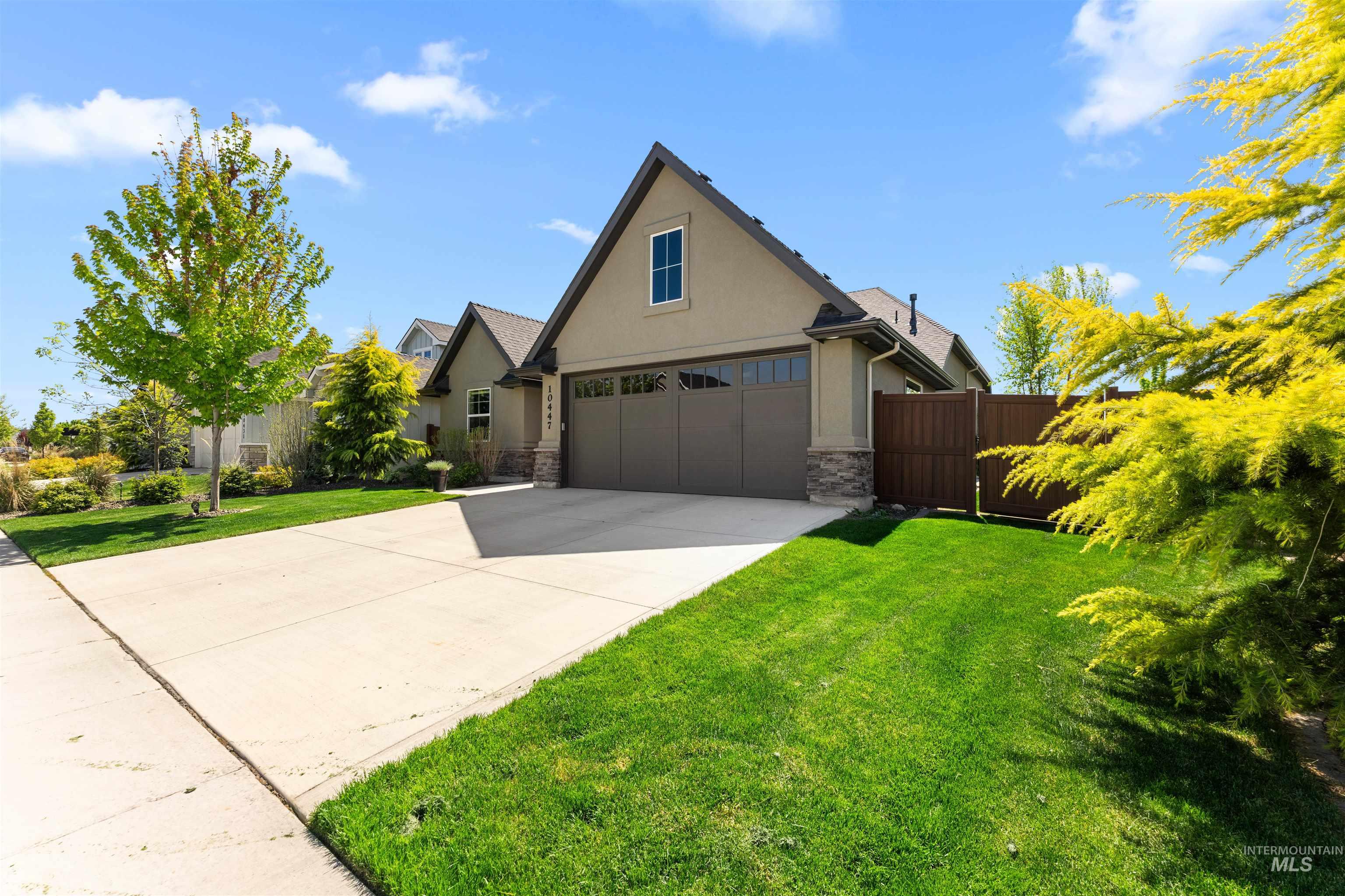 10447 W Bell Fountain Ct, Star, Idaho 83669, 3 Bedrooms, 2.5 Bathrooms, Residential For Sale, Price $684,990, 98971220