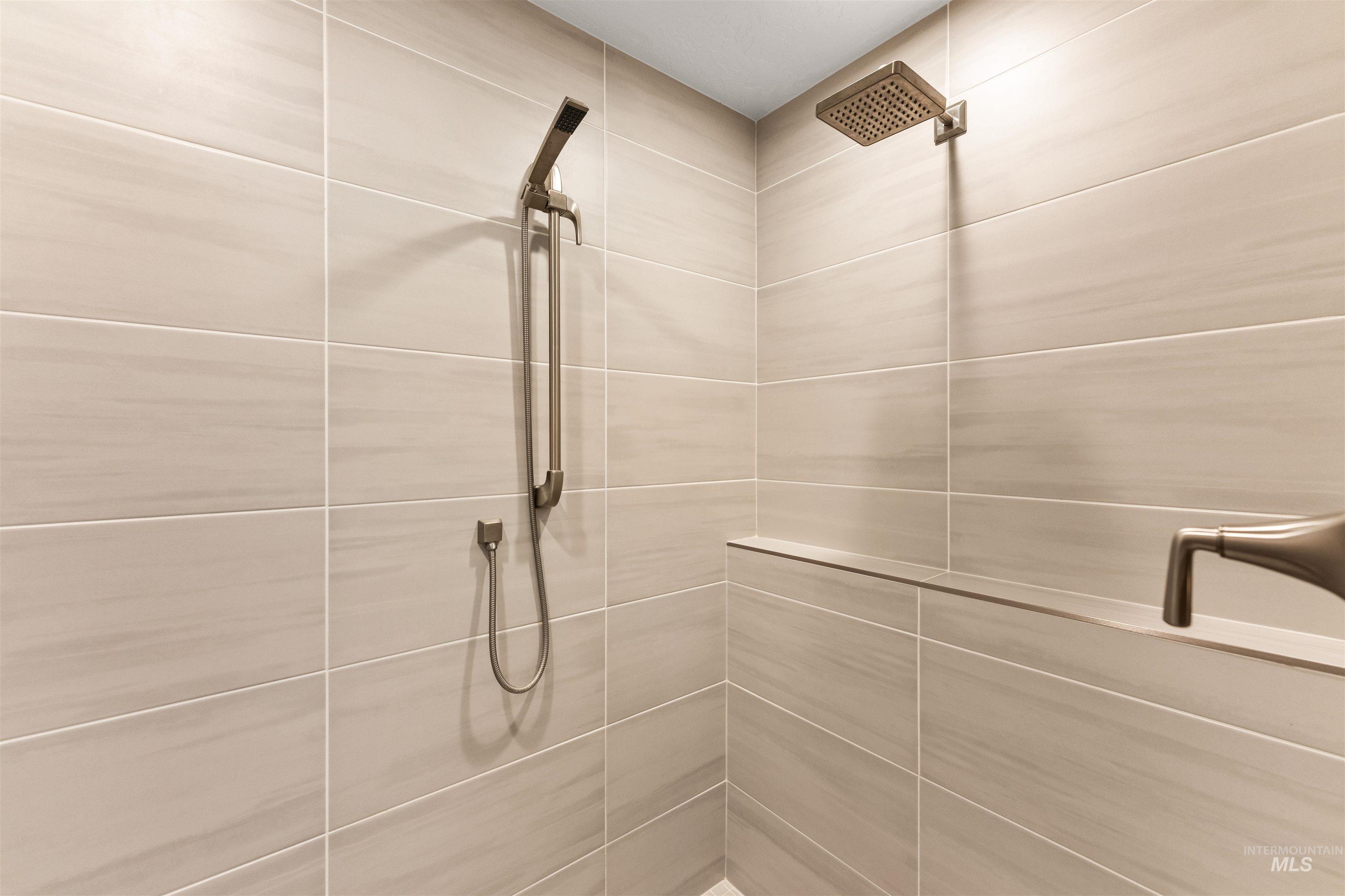 10447 W Bell Fountain Ct, Star, Idaho 83669, 3 Bedrooms, 2.5 Bathrooms, Residential For Sale, Price $684,990, 98971220