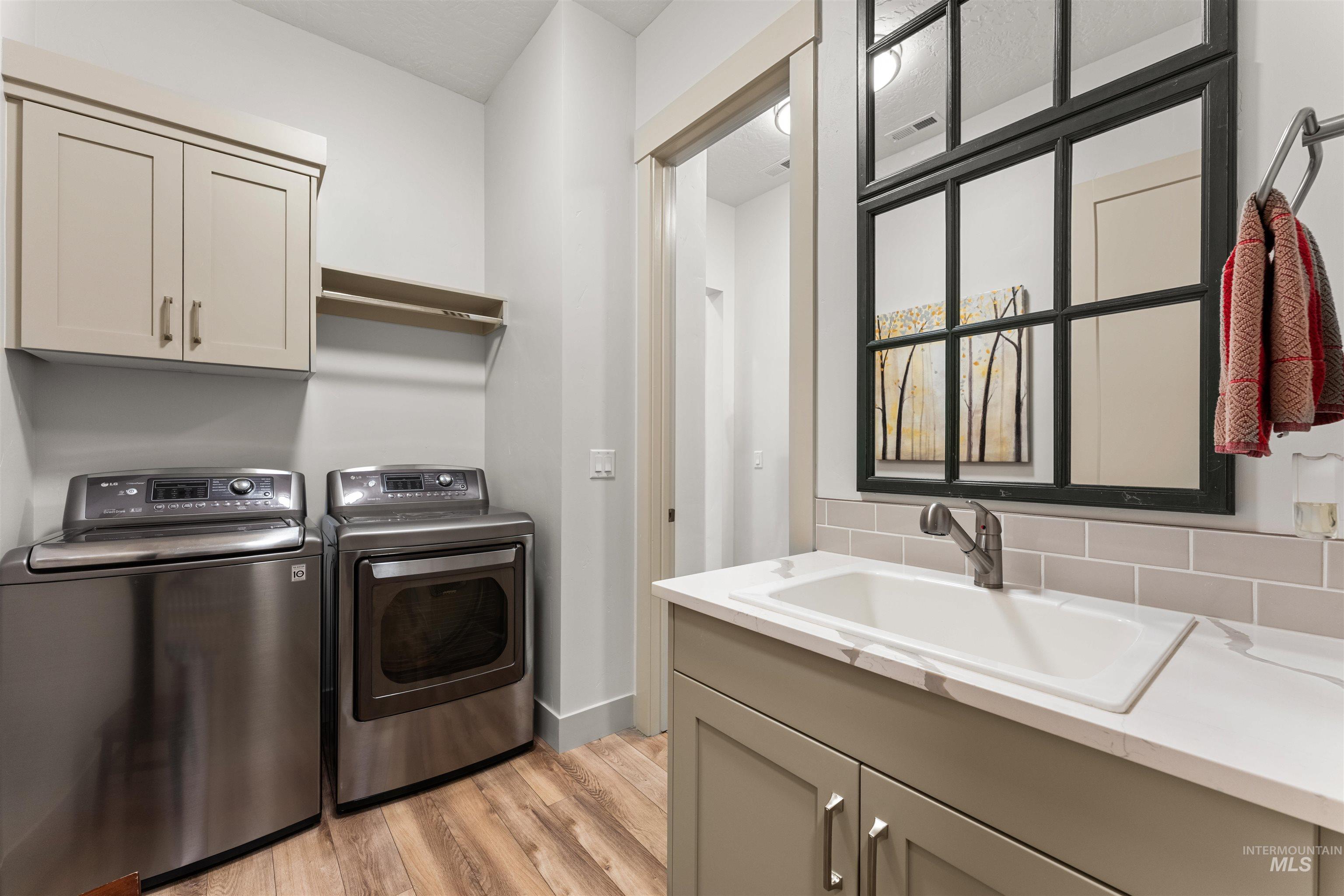 10447 W Bell Fountain Ct, Star, Idaho 83669, 3 Bedrooms, 2.5 Bathrooms, Residential For Sale, Price $684,990, 98971220