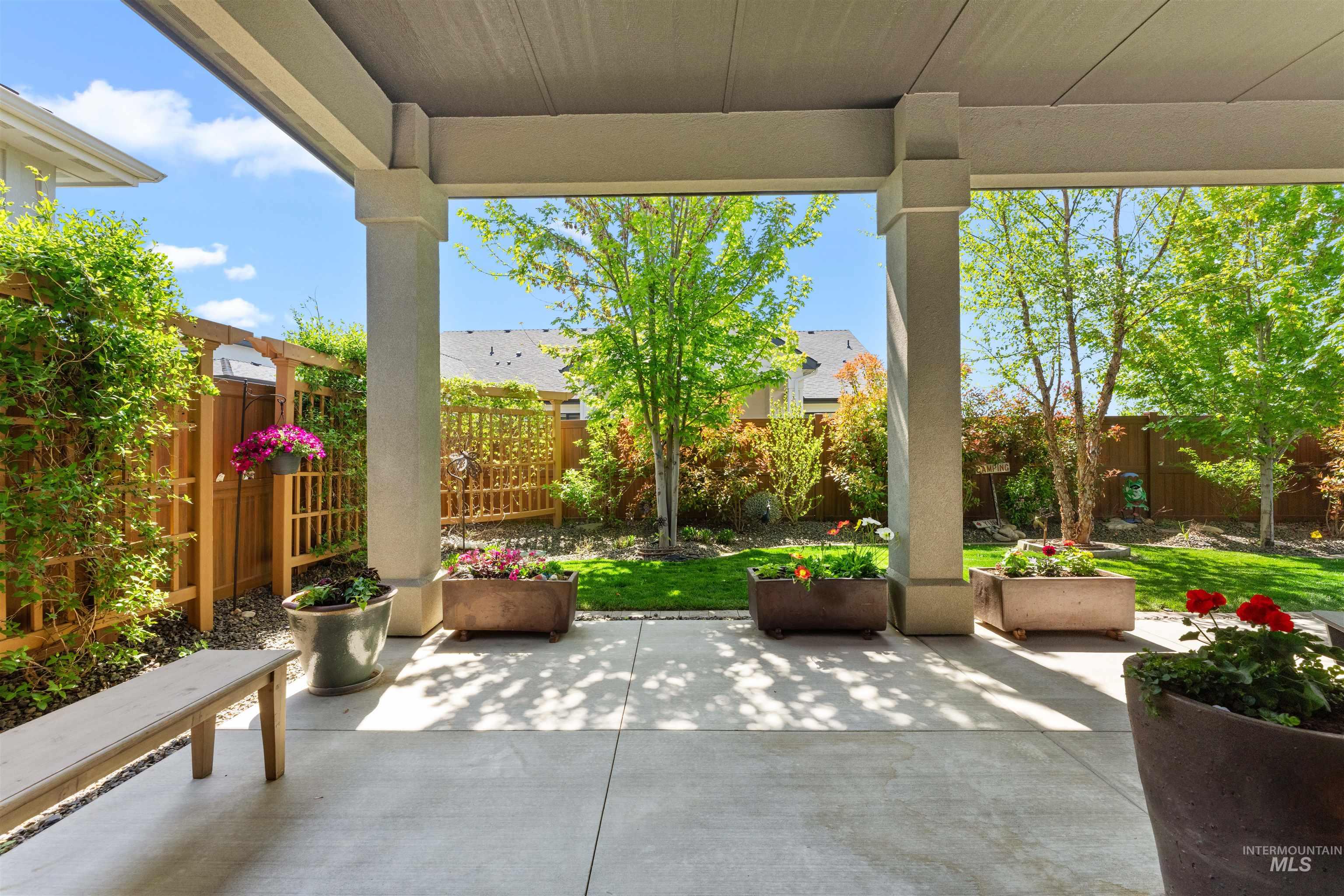 10447 W Bell Fountain Ct, Star, Idaho 83669, 3 Bedrooms, 2.5 Bathrooms, Residential For Sale, Price $684,990, 98971220