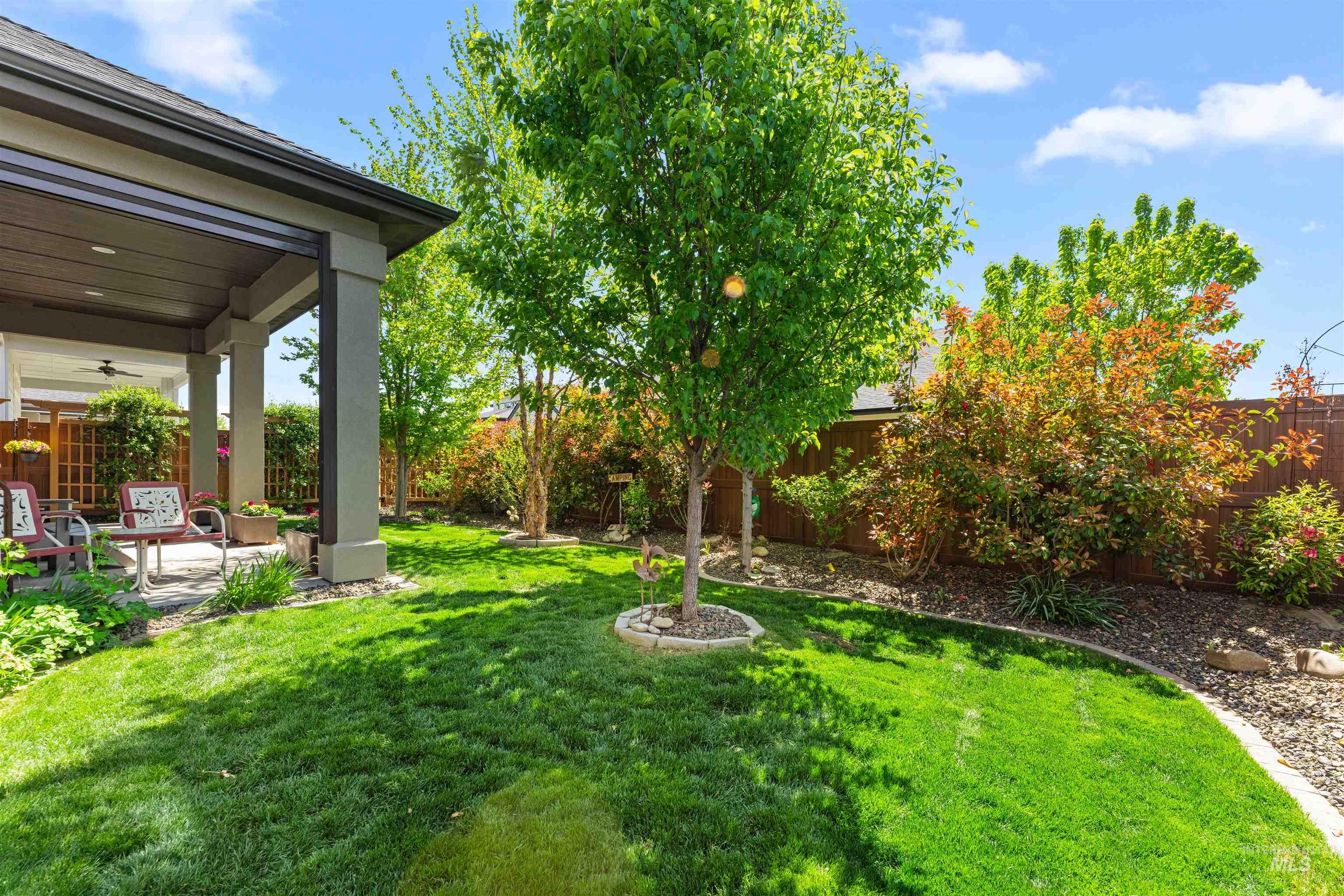 10447 W Bell Fountain Ct, Star, Idaho 83669, 3 Bedrooms, 2.5 Bathrooms, Residential For Sale, Price $684,990, 98971220