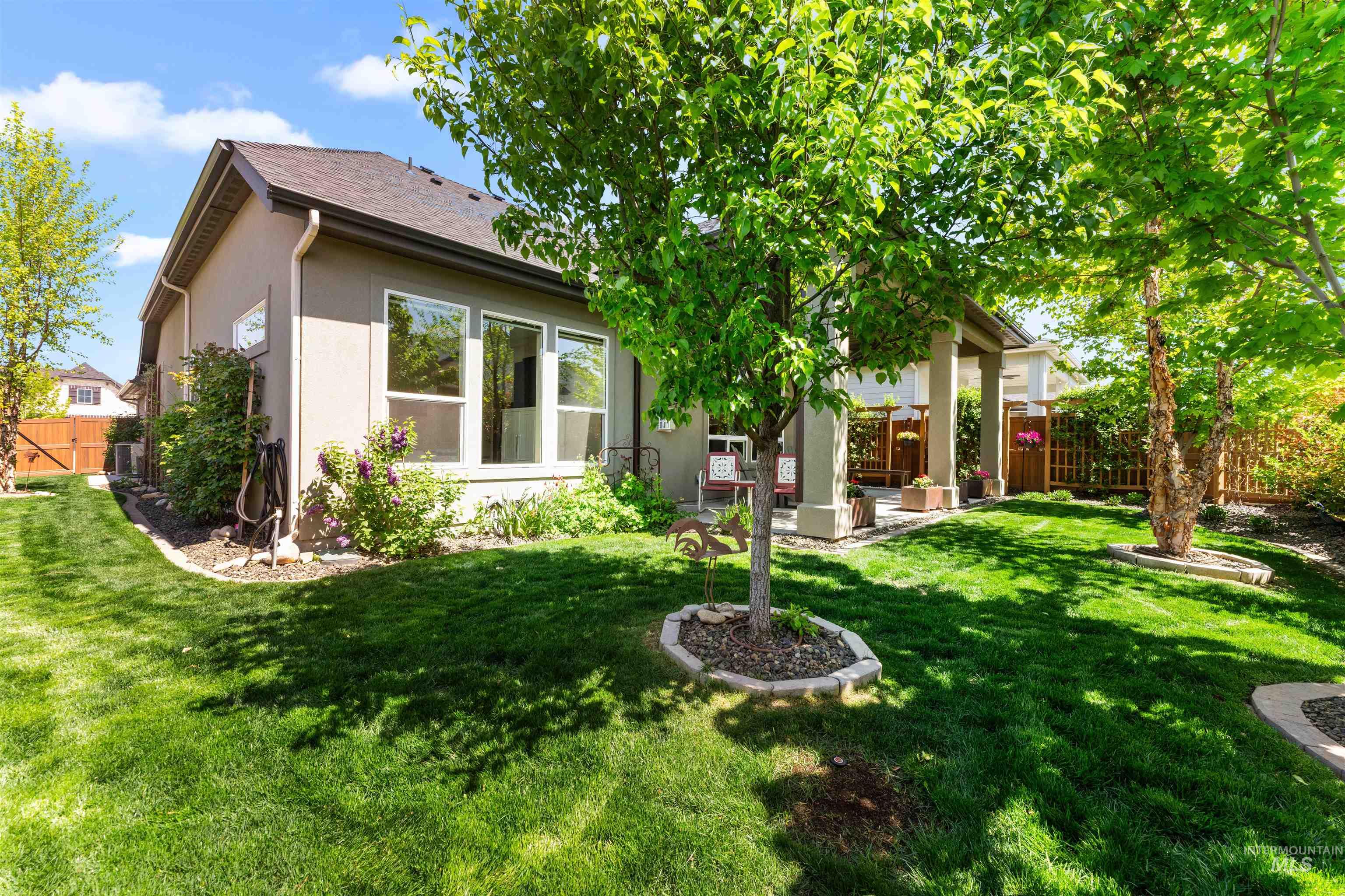 10447 W Bell Fountain Ct, Star, Idaho 83669, 3 Bedrooms, 2.5 Bathrooms, Residential For Sale, Price $684,990, 98971220