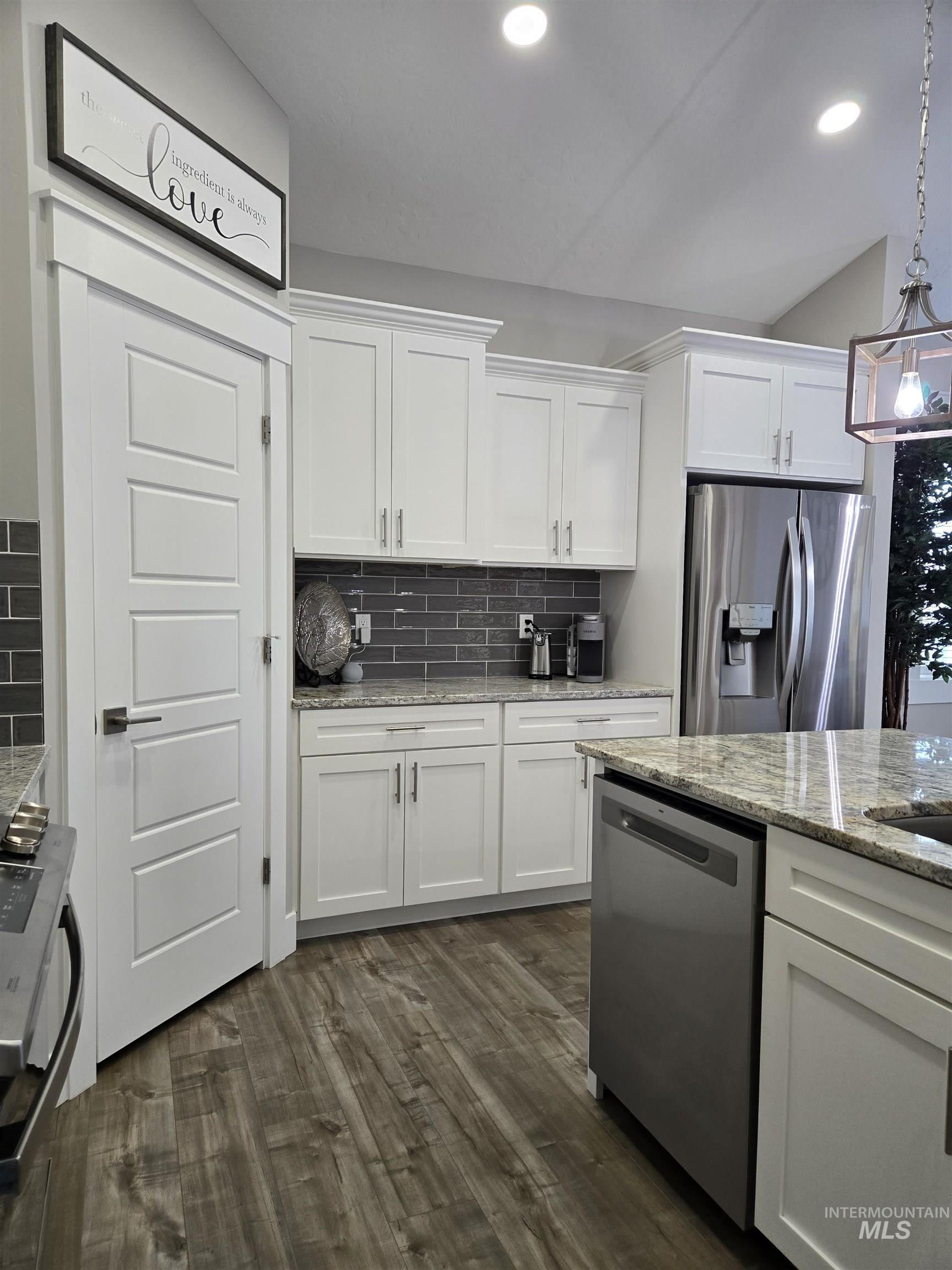 1455 Castile Dr., Fruitland, Idaho 83619, 3 Bedrooms, 2.5 Bathrooms, Residential For Sale, Price $549,000, 98971236