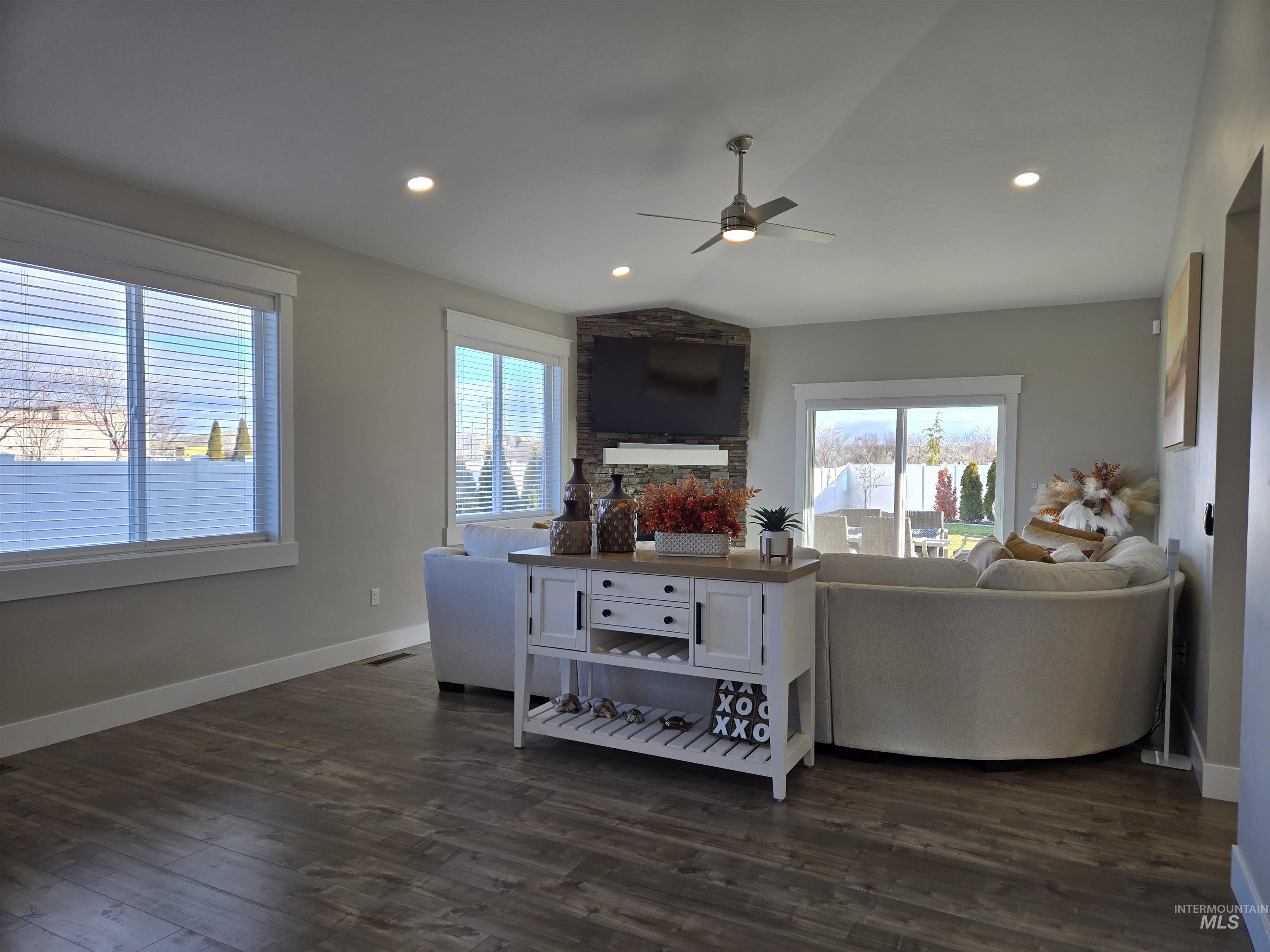 1455 Castile Dr., Fruitland, Idaho 83619, 3 Bedrooms, 2.5 Bathrooms, Residential For Sale, Price $549,000, 98971236