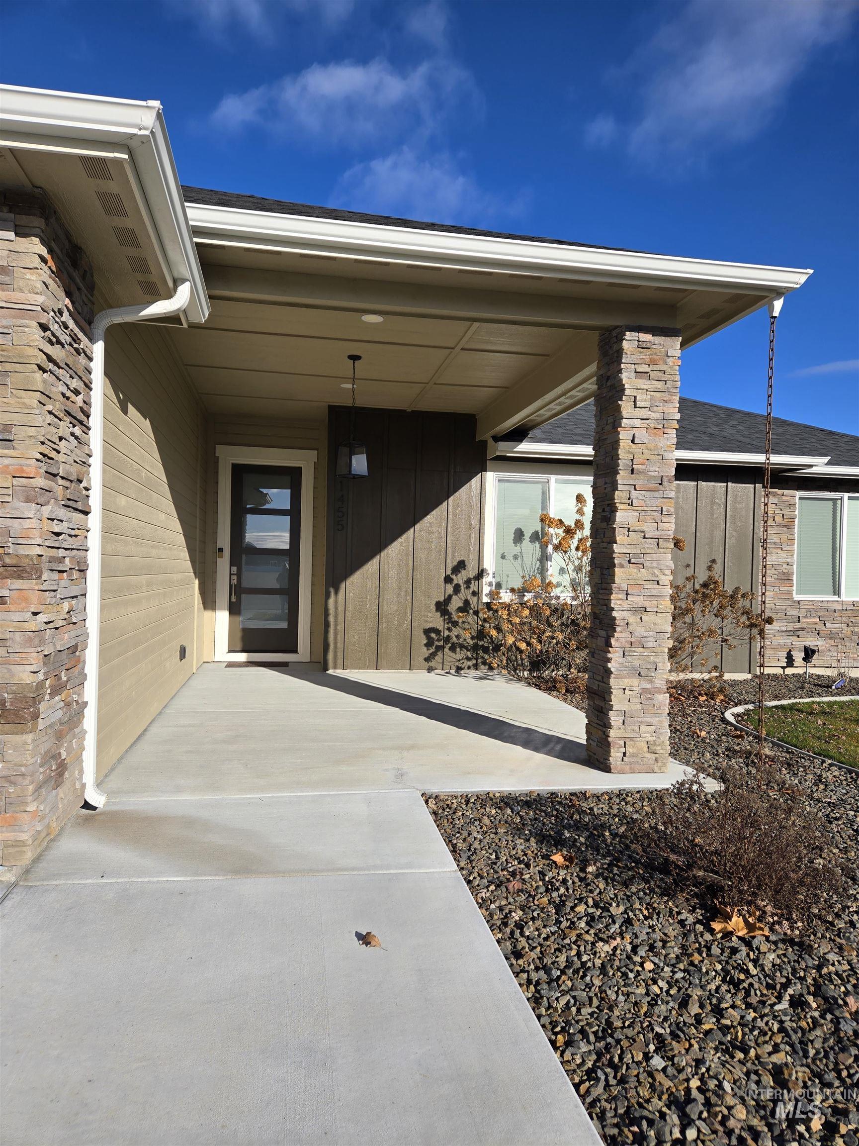 1455 Castile Dr., Fruitland, Idaho 83619, 3 Bedrooms, 2.5 Bathrooms, Residential For Sale, Price $549,000, 98971236