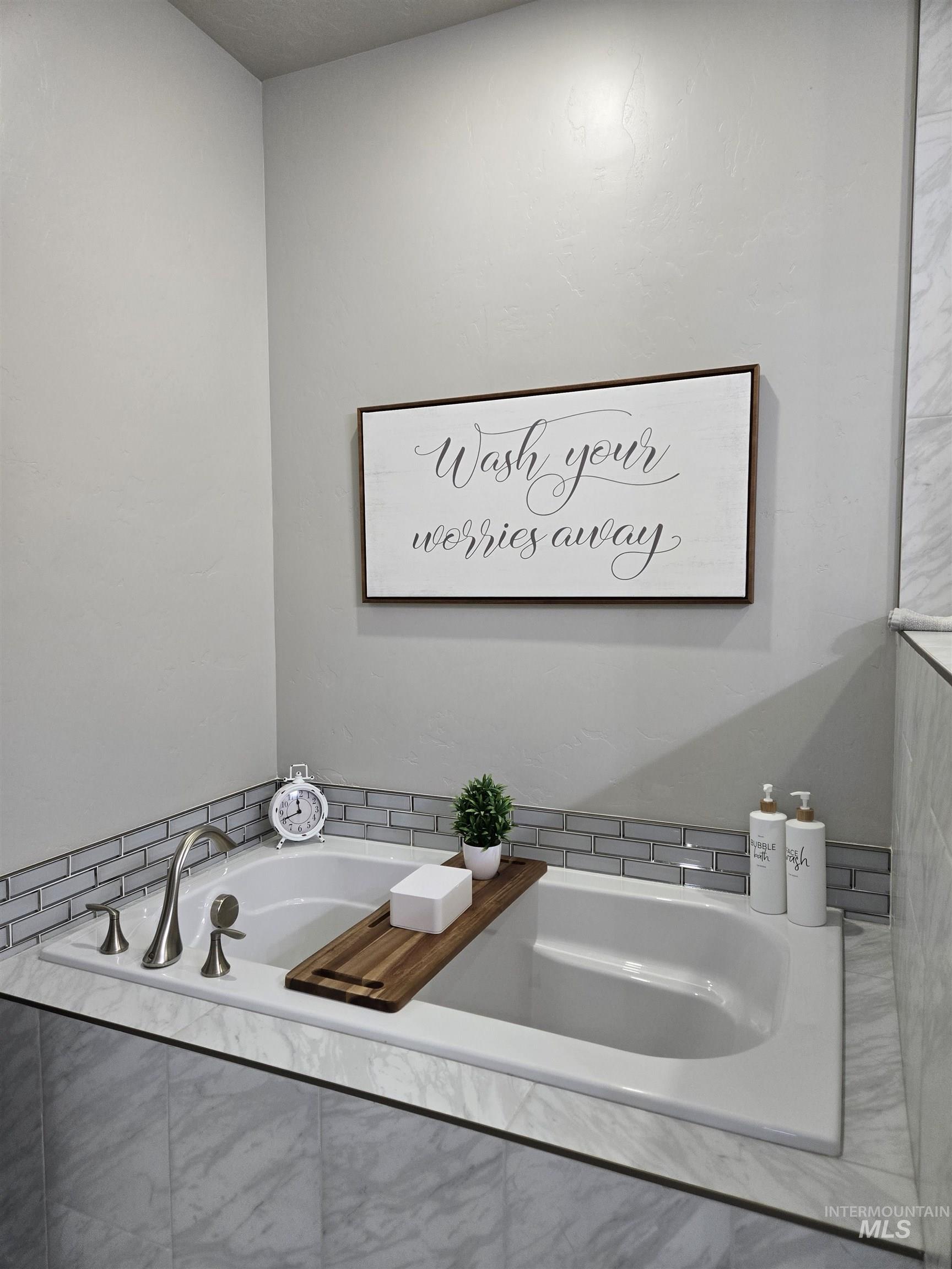 1455 Castile Dr., Fruitland, Idaho 83619, 3 Bedrooms, 2.5 Bathrooms, Residential For Sale, Price $549,000, 98971236