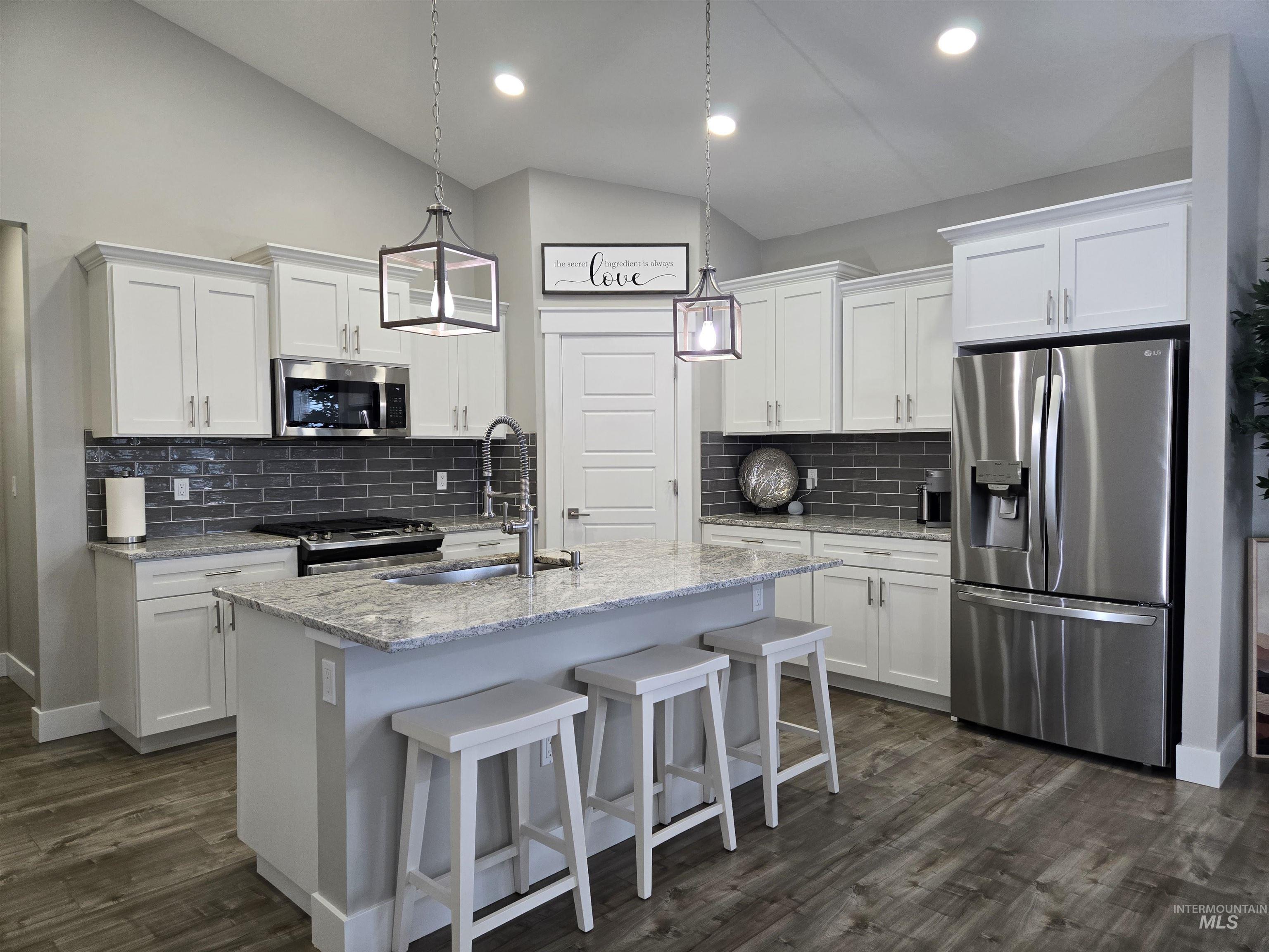 1455 Castile Dr., Fruitland, Idaho 83619, 3 Bedrooms, 2.5 Bathrooms, Residential For Sale, Price $549,000, 98971236