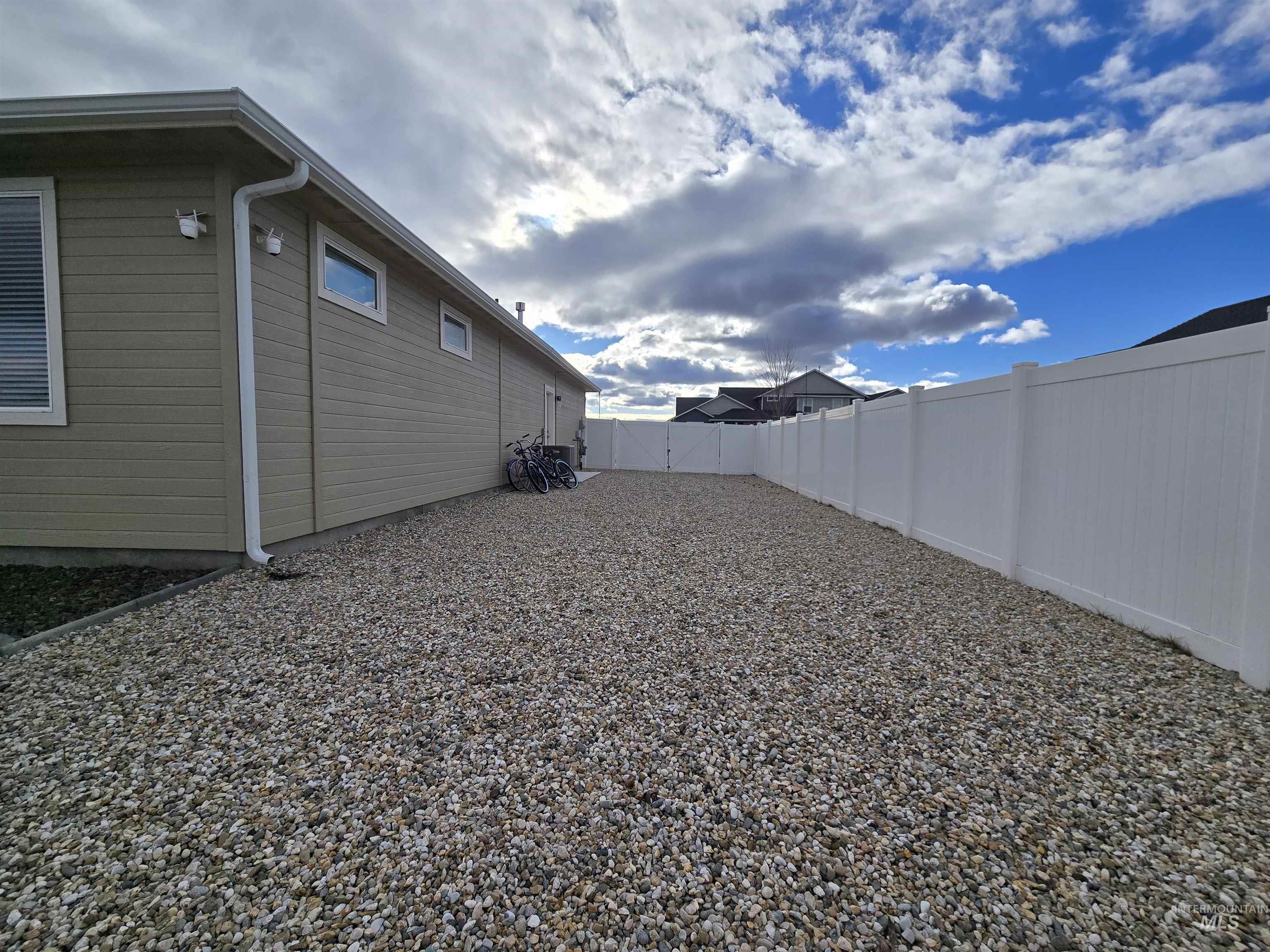 1455 Castile Dr., Fruitland, Idaho 83619, 3 Bedrooms, 2.5 Bathrooms, Residential For Sale, Price $549,000, 98971236