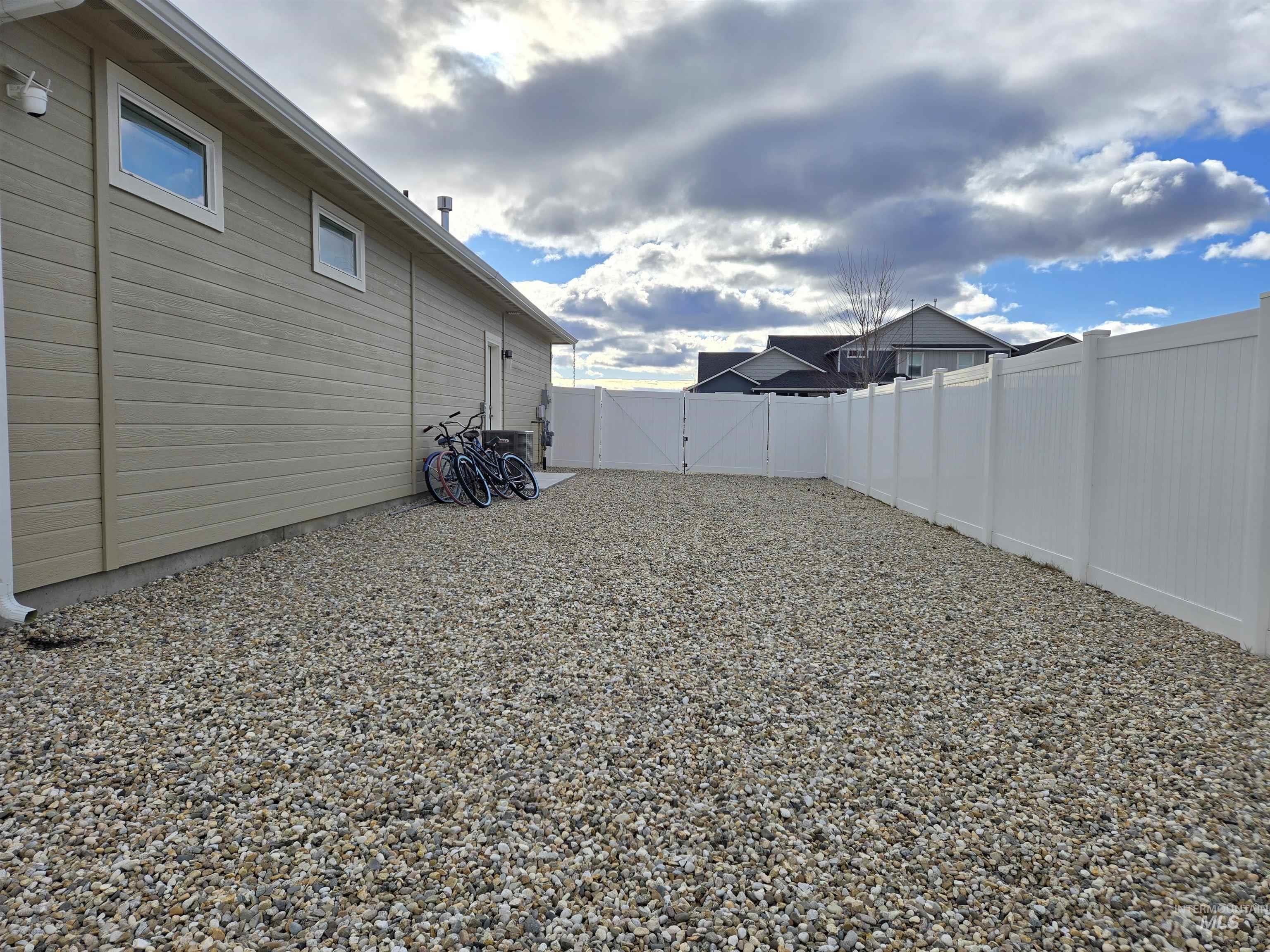 1455 Castile Dr., Fruitland, Idaho 83619, 3 Bedrooms, 2.5 Bathrooms, Residential For Sale, Price $549,000, 98971236