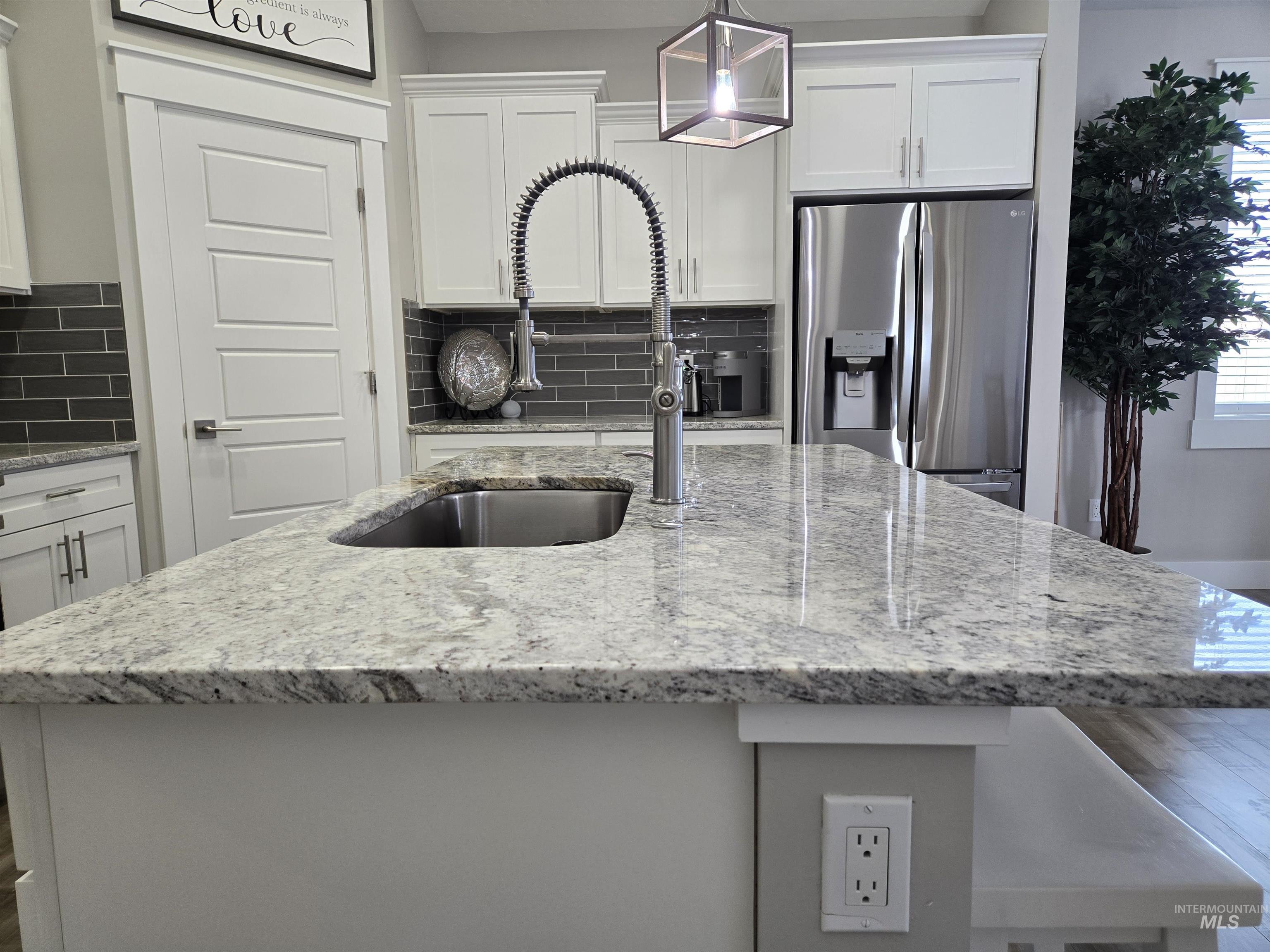 1455 Castile Dr., Fruitland, Idaho 83619, 3 Bedrooms, 2.5 Bathrooms, Residential For Sale, Price $549,000, 98971236