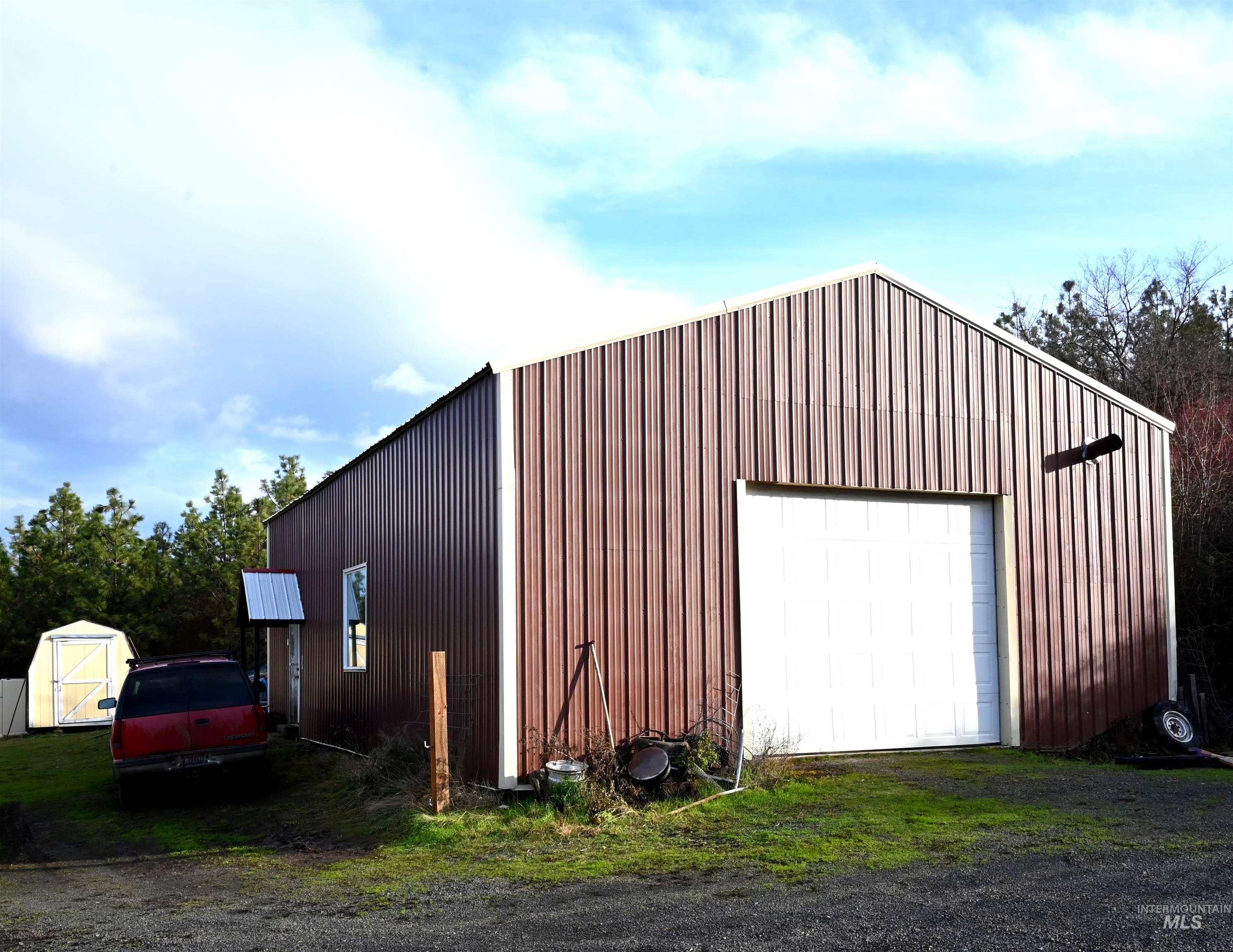 32288 Amos Bench Rd, Lenore, Idaho 83541, 4 Bedrooms, 2 Bathrooms, Residential For Sale, Price $370,000, 98971240