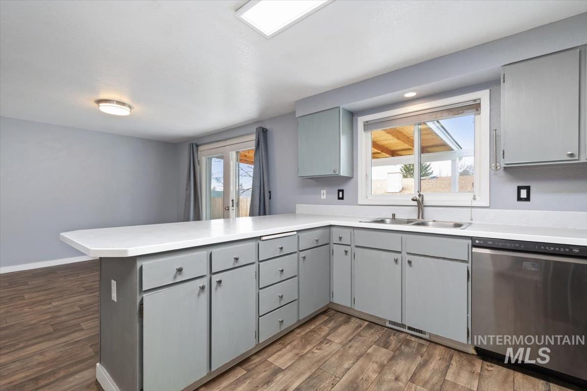 4549 S Cole Rd, Boise, Idaho 83709-5405, 3 Bedrooms, 2 Bathrooms, Residential For Sale, Price $384,900,MLS 98971241