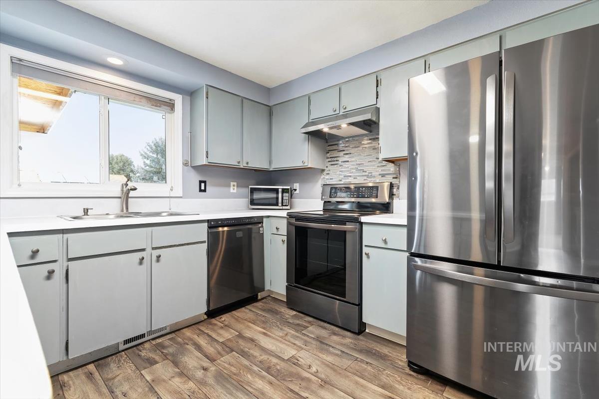 4549 S Cole Rd, Boise, Idaho 83709-5405, 3 Bedrooms, 2 Bathrooms, Residential For Sale, Price $384,900,MLS 98971241