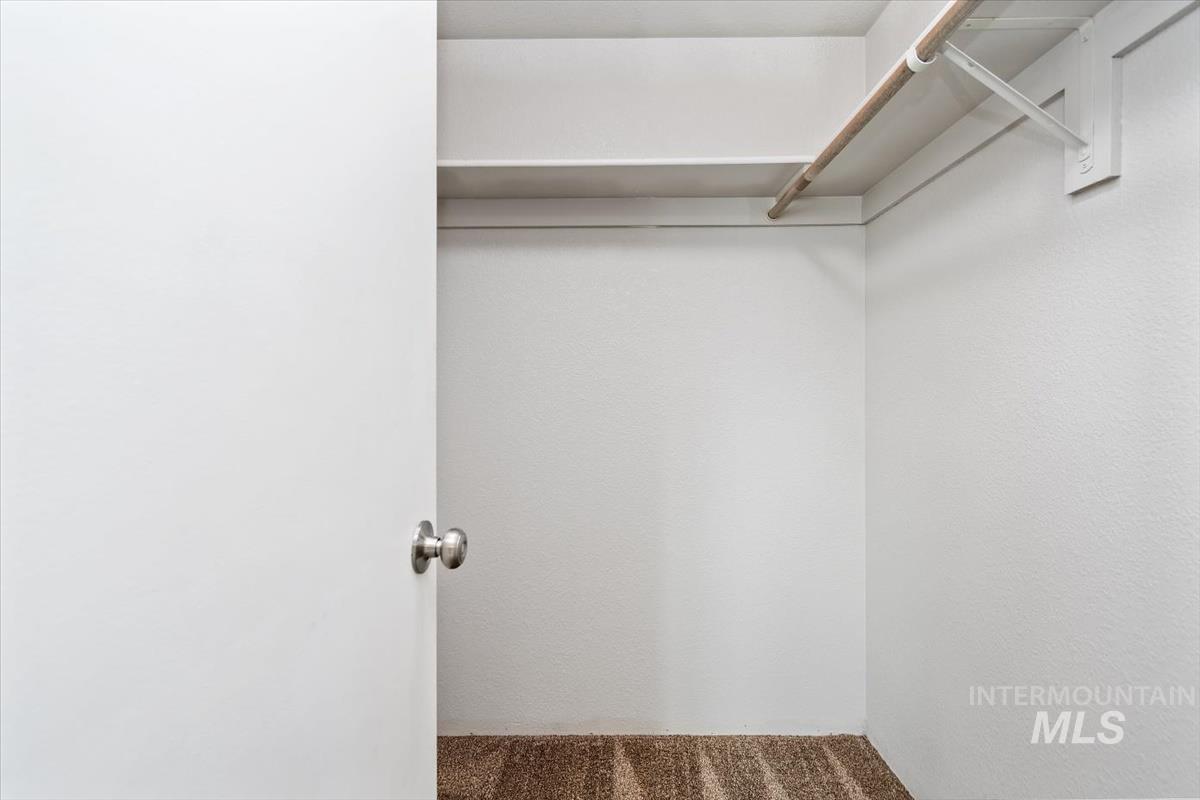 4549 S Cole Rd, Boise, Idaho 83709-5405, 3 Bedrooms, 2 Bathrooms, Residential For Sale, Price $384,900,MLS 98971241