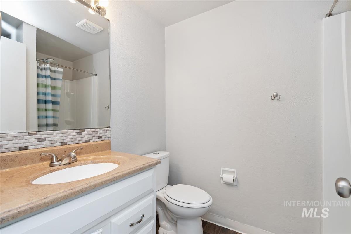 4549 S Cole Rd, Boise, Idaho 83709-5405, 3 Bedrooms, 2 Bathrooms, Residential For Sale, Price $384,900,MLS 98971241