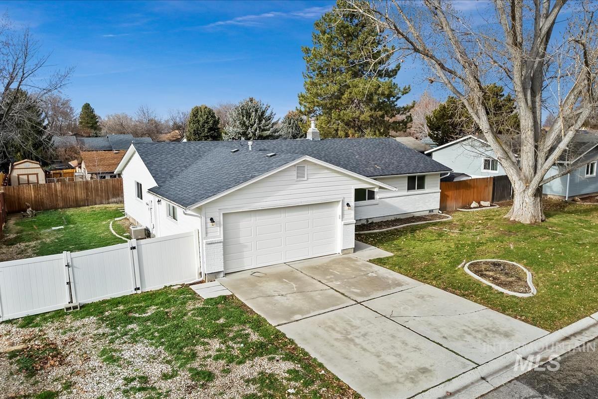 4549 S Cole Rd, Boise, Idaho 83709-5405, 3 Bedrooms, 2 Bathrooms, Residential For Sale, Price $384,900,MLS 98971241
