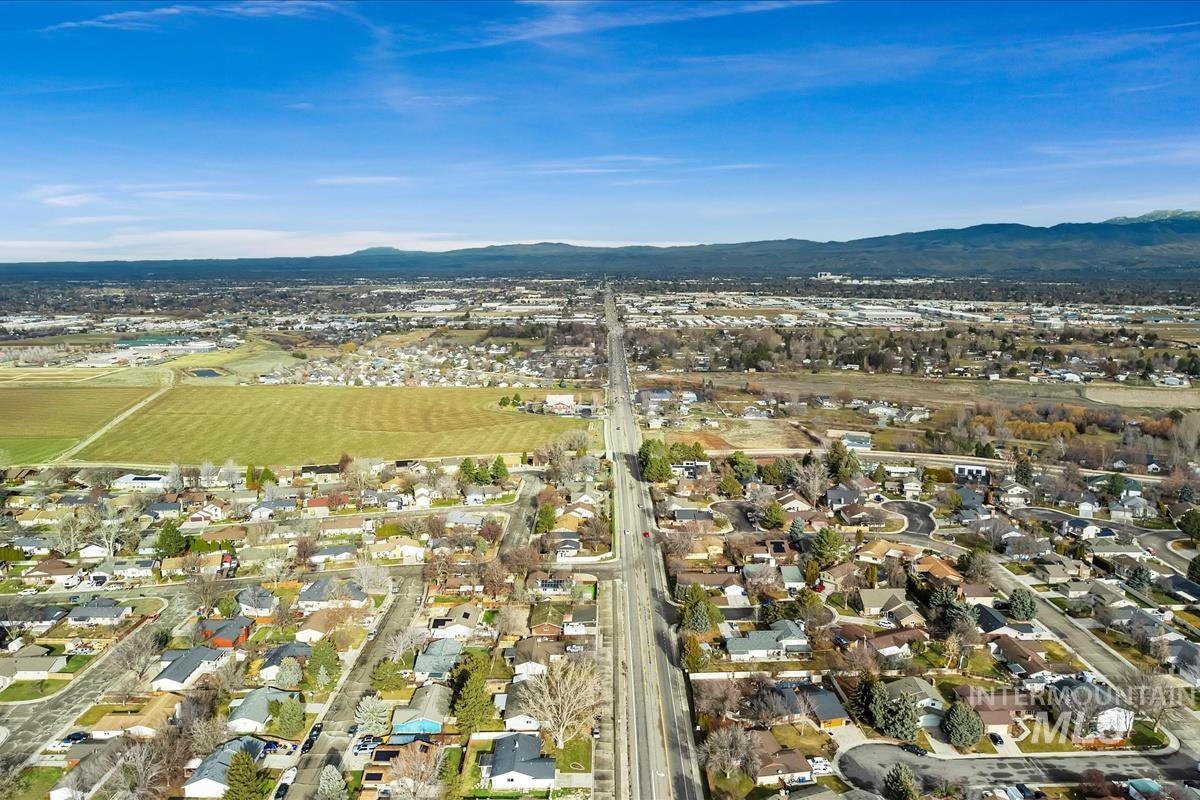 4549 S Cole Rd, Boise, Idaho 83709-5405, 3 Bedrooms, 2 Bathrooms, Residential For Sale, Price $384,900,MLS 98971241