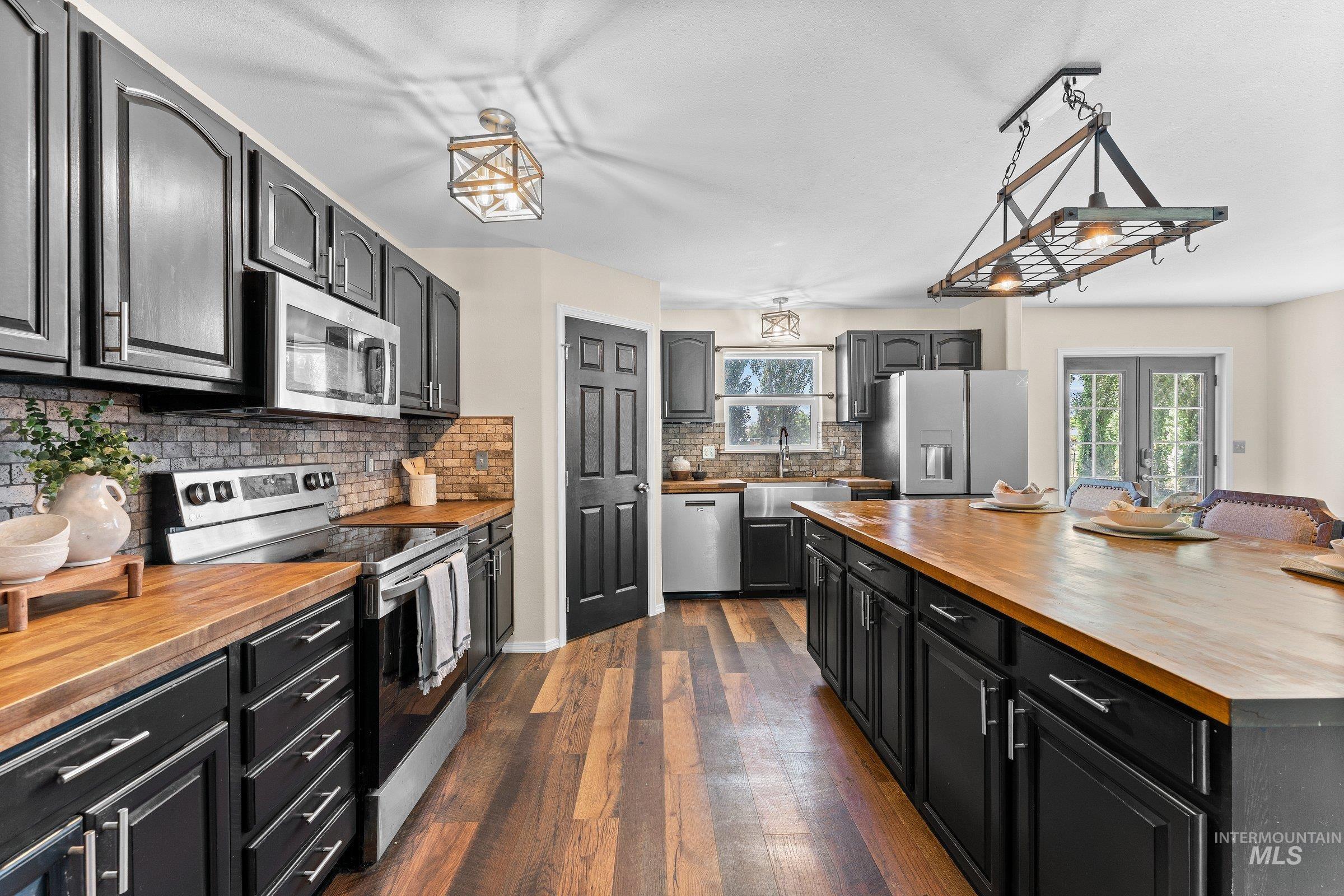 805 Highway 78, Hammett, Idaho 83627, 6 Bedrooms, 2.5 Bathrooms, Residential For Sale, Price $530,000,MLS 98971243