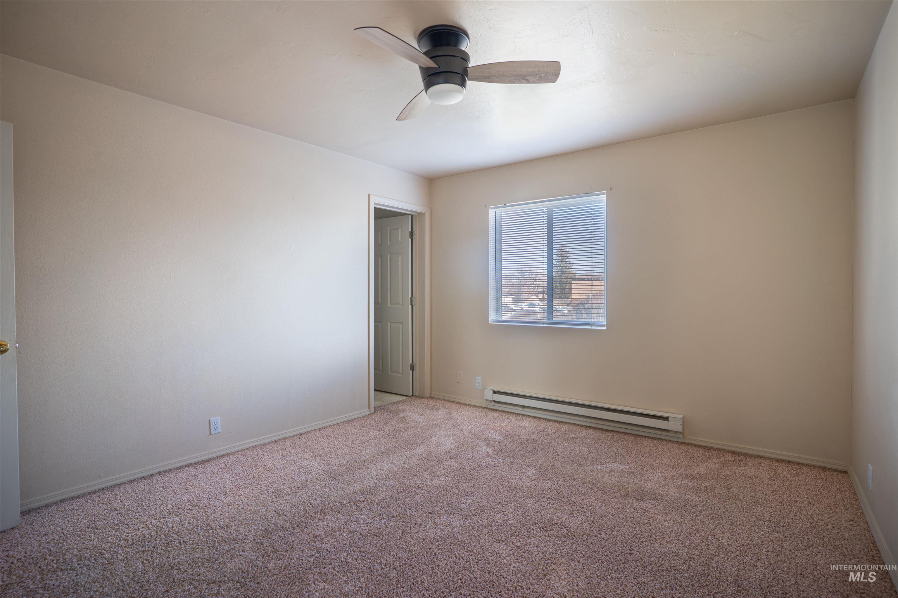 950 Sparks Street, Twin Falls, Idaho 83301, 2 Bedrooms, 1 Bathroom, Residential Income For Sale, Price $625,000,MLS 98971244