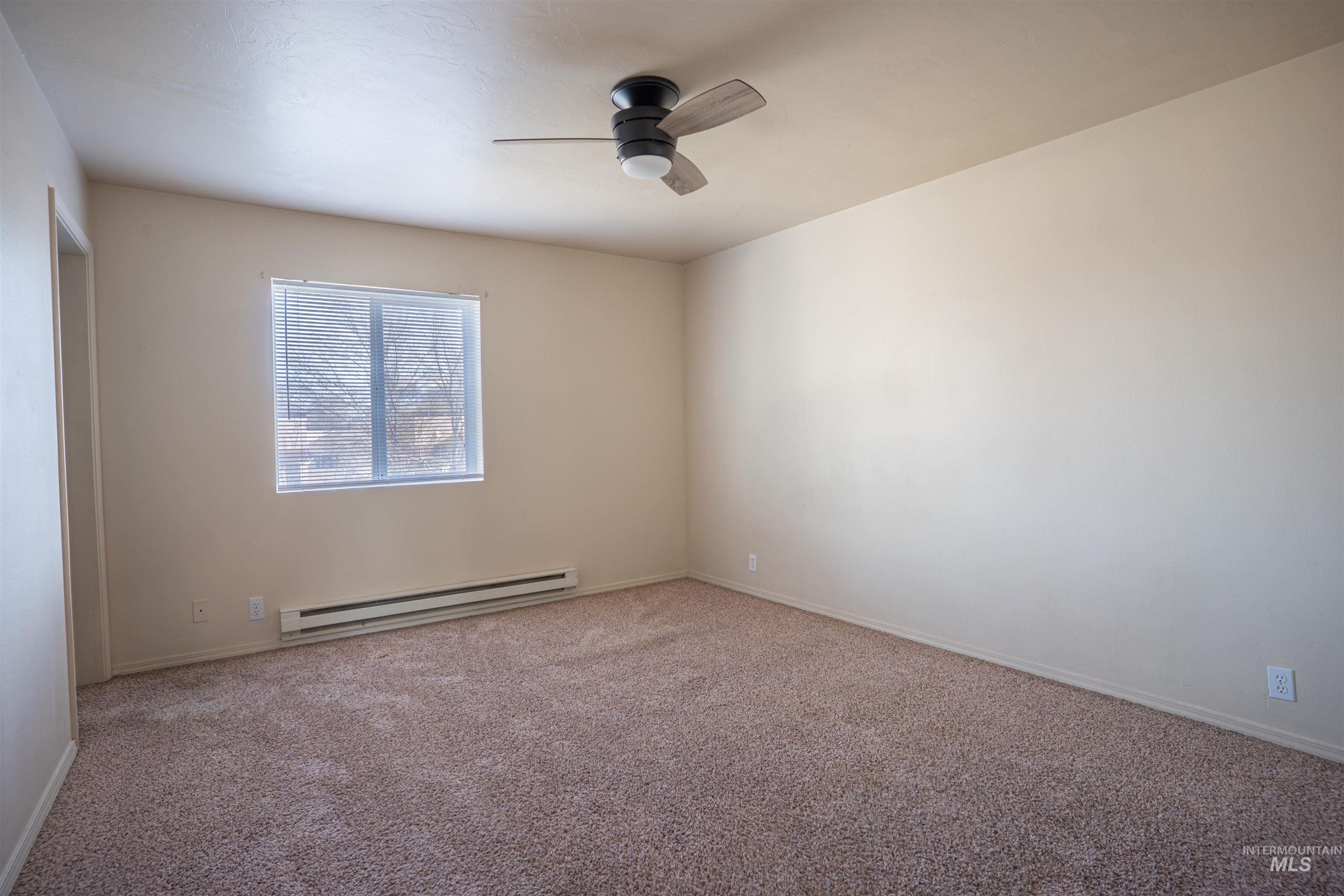 950 Sparks Street, Twin Falls, Idaho 83301, 2 Bedrooms, 1 Bathroom, Residential Income For Sale, Price $625,000,MLS 98971244