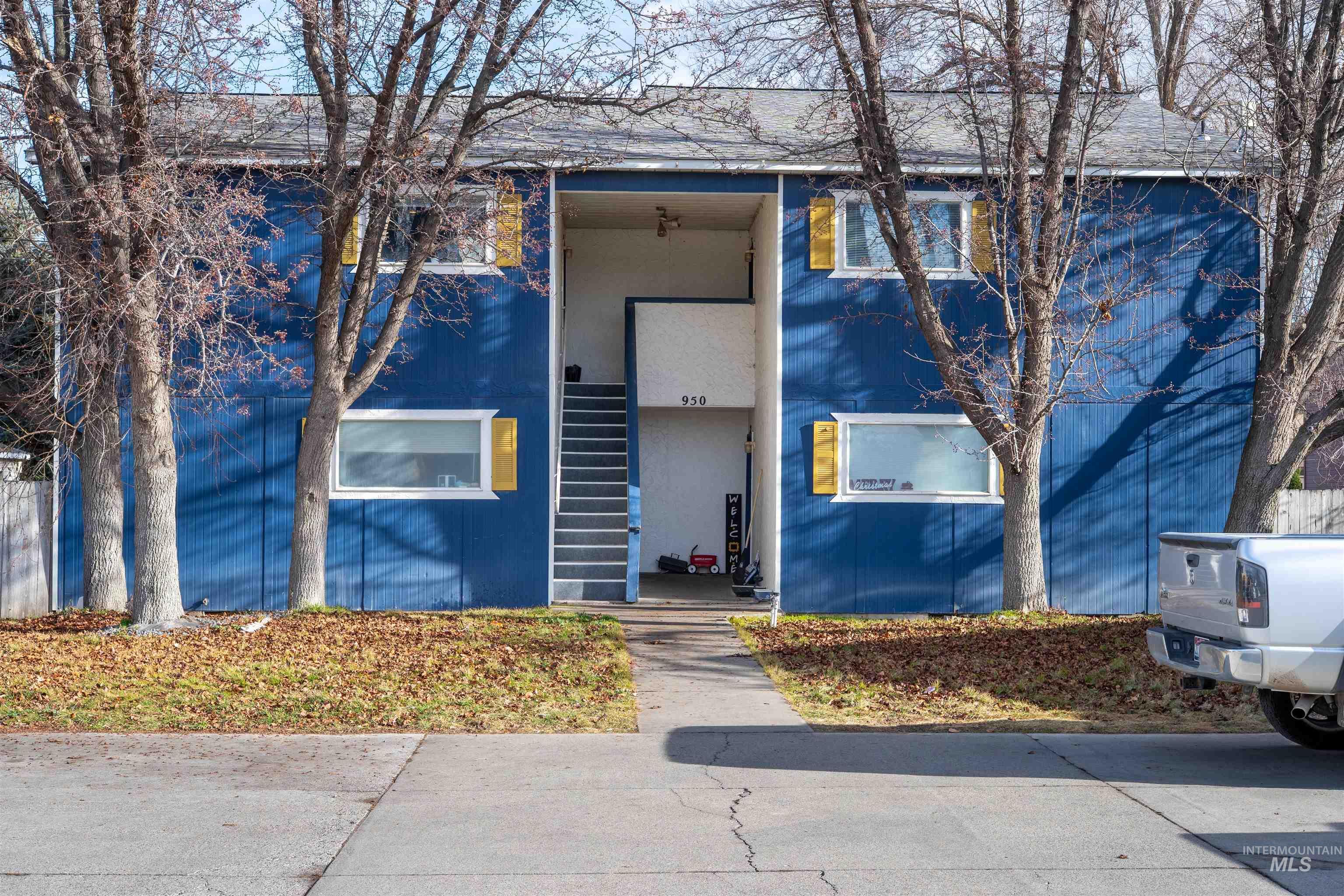 950 Sparks Street, Twin Falls, Idaho 83301, 2 Bedrooms, 1 Bathroom, Residential Income For Sale, Price $625,000,MLS 98971244