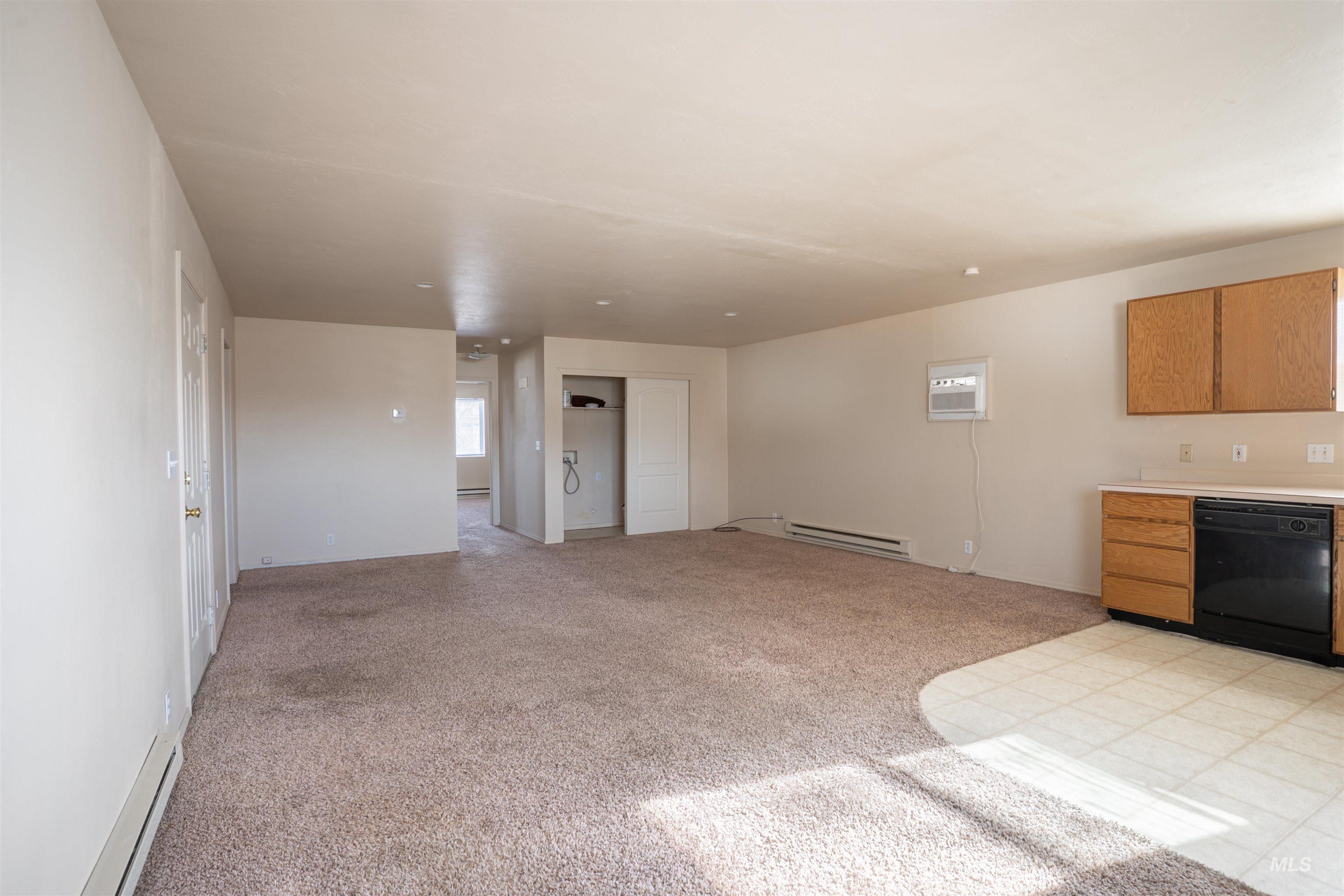 950 Sparks Street, Twin Falls, Idaho 83301, 2 Bedrooms, 1 Bathroom, Residential Income For Sale, Price $625,000,MLS 98971244