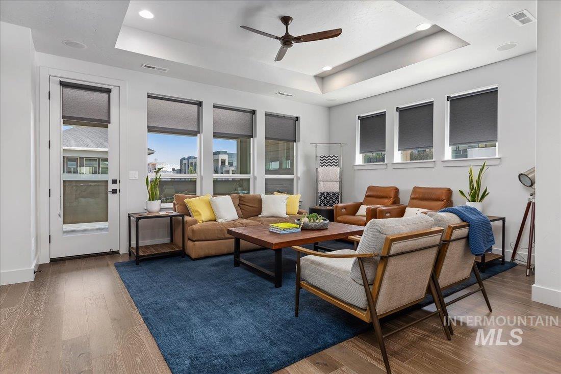 3212 S Barnside Way, Boise, Idaho 83716, 3 Bedrooms, 2.5 Bathrooms, Residential For Sale, Price $695,000,MLS 98971245