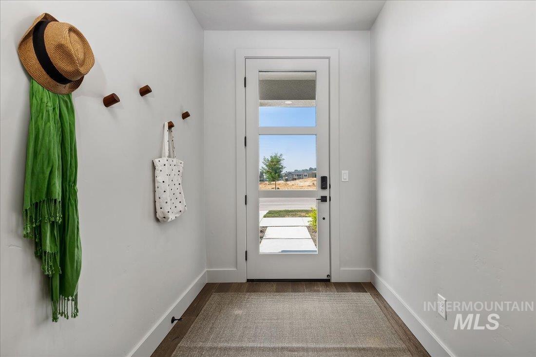 3212 S Barnside Way, Boise, Idaho 83716, 3 Bedrooms, 2.5 Bathrooms, Residential For Sale, Price $695,000,MLS 98971245