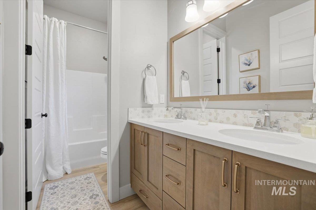 2910 E Brace St, Meridian, Idaho 83642, 4 Bedrooms, 2.5 Bathrooms, Residential For Sale, Price $856,650,MLS 98971246