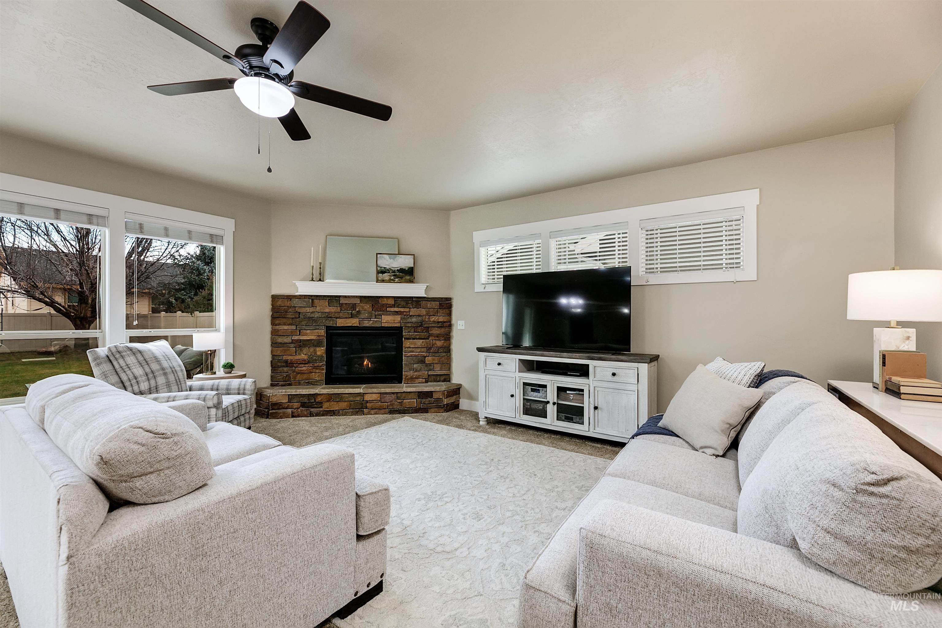 5402 N Sun Shimmer Ave., Meridian, Idaho 83646, 4 Bedrooms, 2.5 Bathrooms, Residential For Sale, Price $589,900,MLS 98971247