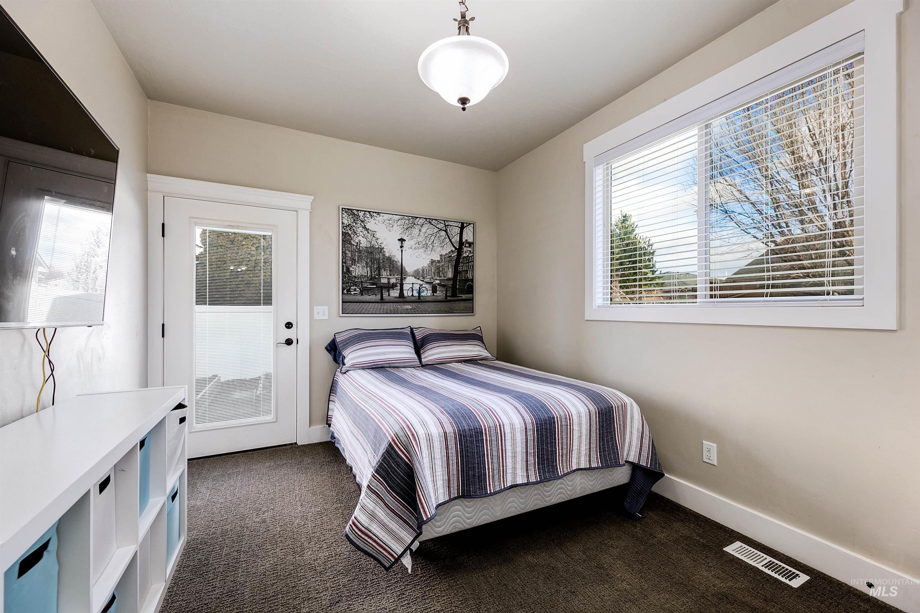 5402 N Sun Shimmer Ave., Meridian, Idaho 83646, 4 Bedrooms, 2.5 Bathrooms, Residential For Sale, Price $589,900,MLS 98971247