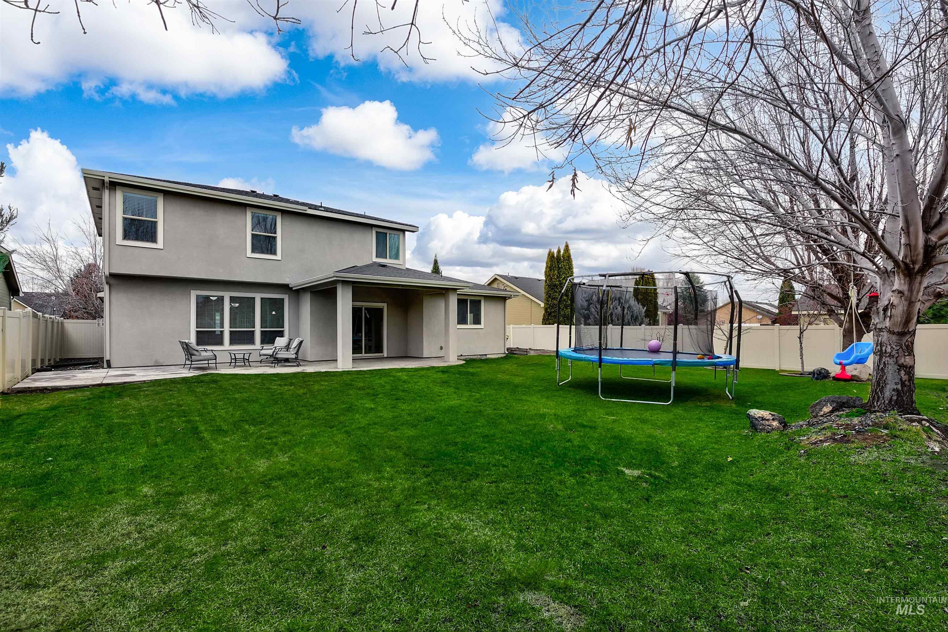 5402 N Sun Shimmer Ave., Meridian, Idaho 83646, 4 Bedrooms, 2.5 Bathrooms, Residential For Sale, Price $589,900,MLS 98971247