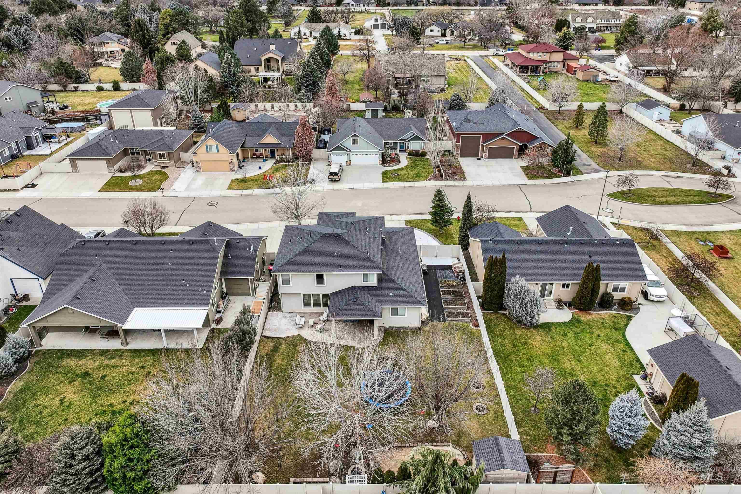 5402 N Sun Shimmer Ave., Meridian, Idaho 83646, 4 Bedrooms, 2.5 Bathrooms, Residential For Sale, Price $589,900,MLS 98971247