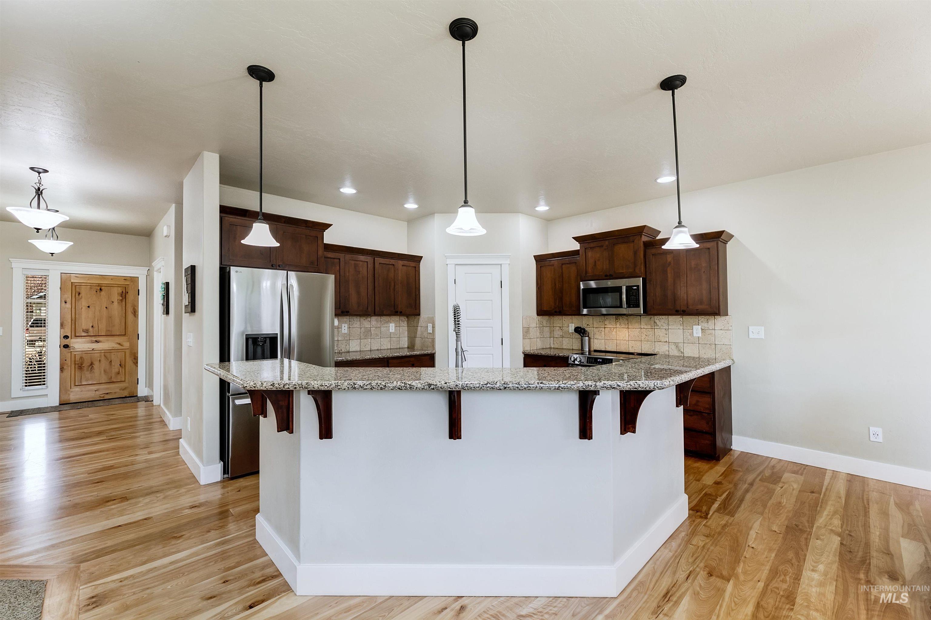 5402 N Sun Shimmer Ave., Meridian, Idaho 83646, 4 Bedrooms, 2.5 Bathrooms, Residential For Sale, Price $589,900,MLS 98971247