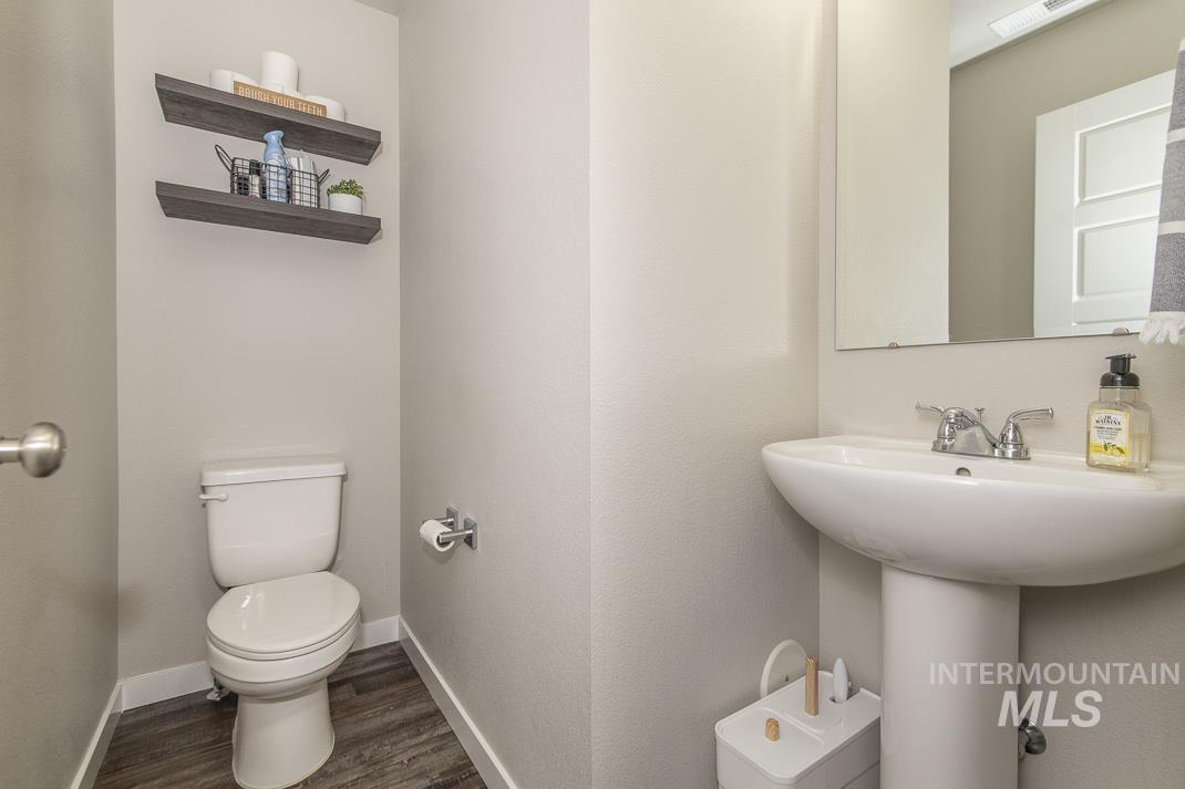 16899 N Lowerfield Loop, Nampa, Idaho 83687, 4 Bedrooms, 2.5 Bathrooms, Residential For Sale, Price $559,000, 98971248