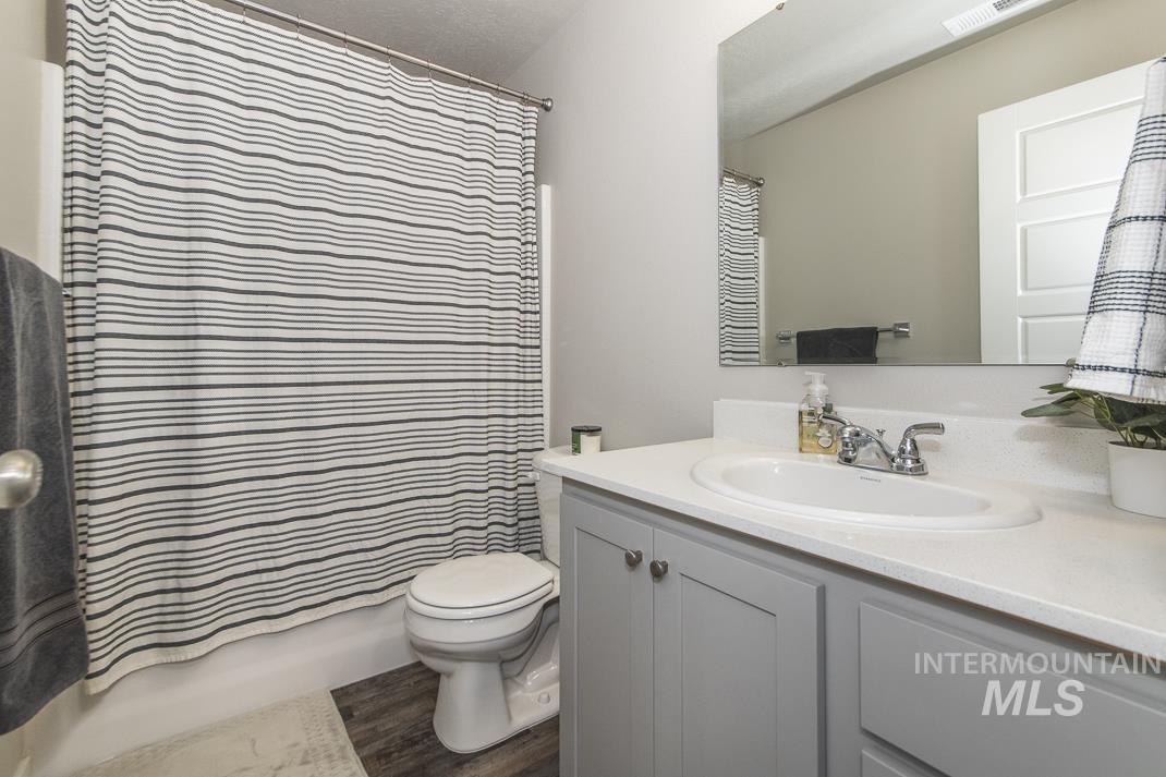 16899 N Lowerfield Loop, Nampa, Idaho 83687, 4 Bedrooms, 2.5 Bathrooms, Residential For Sale, Price $559,000, 98971248