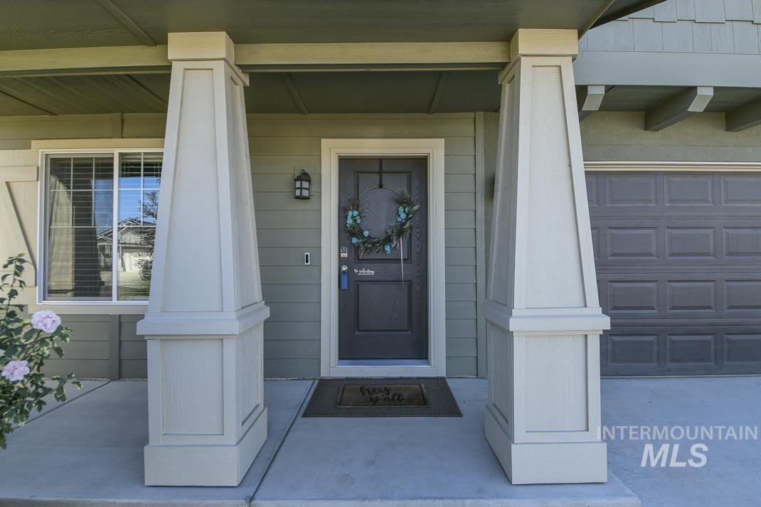 16899 N Lowerfield Loop, Nampa, Idaho 83687, 4 Bedrooms, 2.5 Bathrooms, Residential For Sale, Price $559,000, 98971248