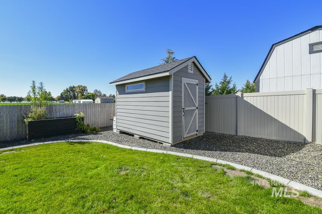 16899 N Lowerfield Loop, Nampa, Idaho 83687, 4 Bedrooms, 2.5 Bathrooms, Residential For Sale, Price $559,000, 98971248