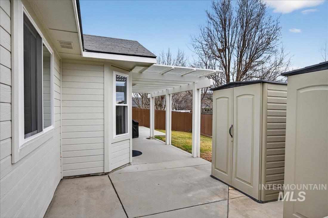 8237 W Falling Star St., Boise, Idaho 83709, 3 Bedrooms, 2 Bathrooms, Residential For Sale, Price $419,900, 98971249