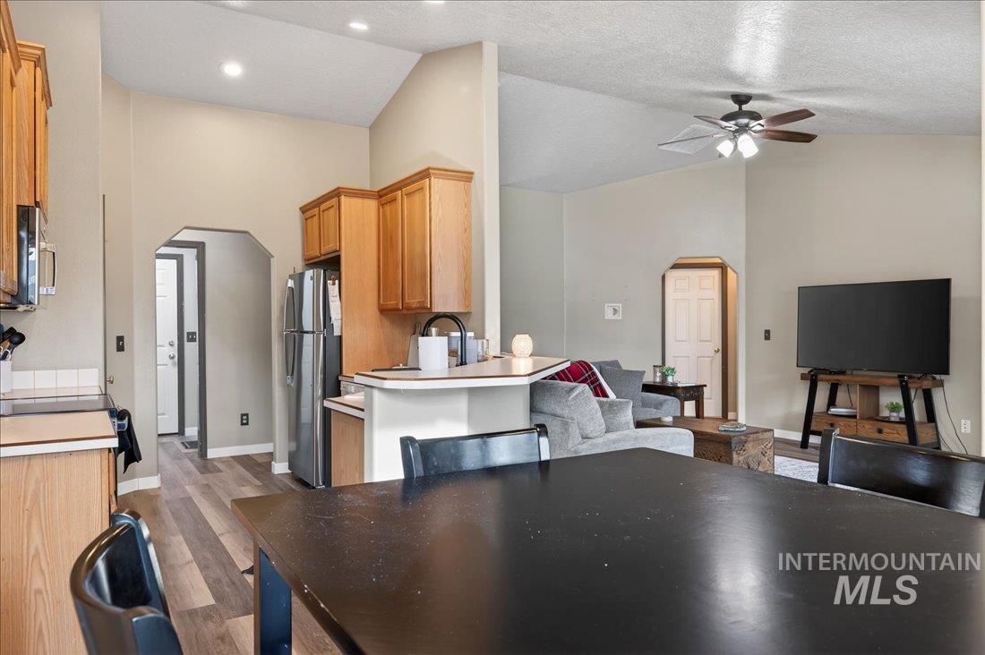 8237 W Falling Star St., Boise, Idaho 83709, 3 Bedrooms, 2 Bathrooms, Residential For Sale, Price $419,900, 98971249