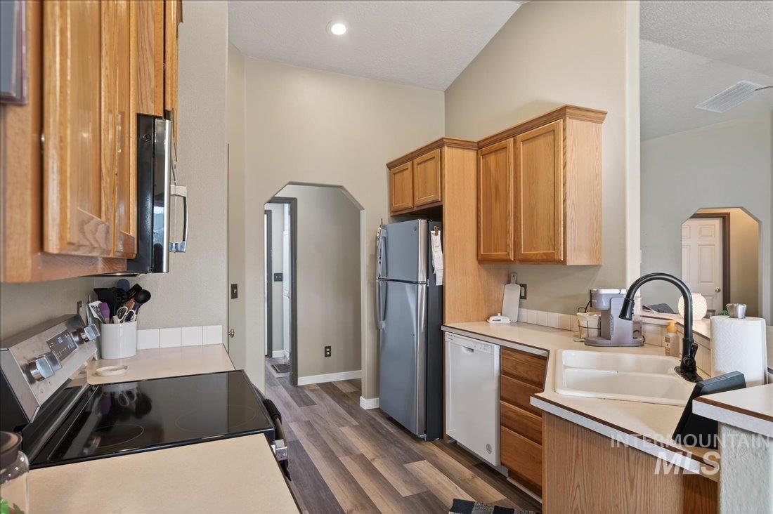 8237 W Falling Star St., Boise, Idaho 83709, 3 Bedrooms, 2 Bathrooms, Residential For Sale, Price $419,900, 98971249