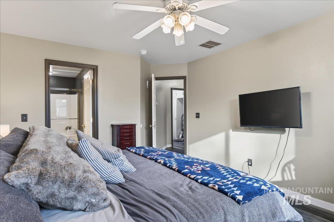 8237 W Falling Star St., Boise, Idaho 83709, 3 Bedrooms, 2 Bathrooms, Residential For Sale, Price $419,900, 98971249