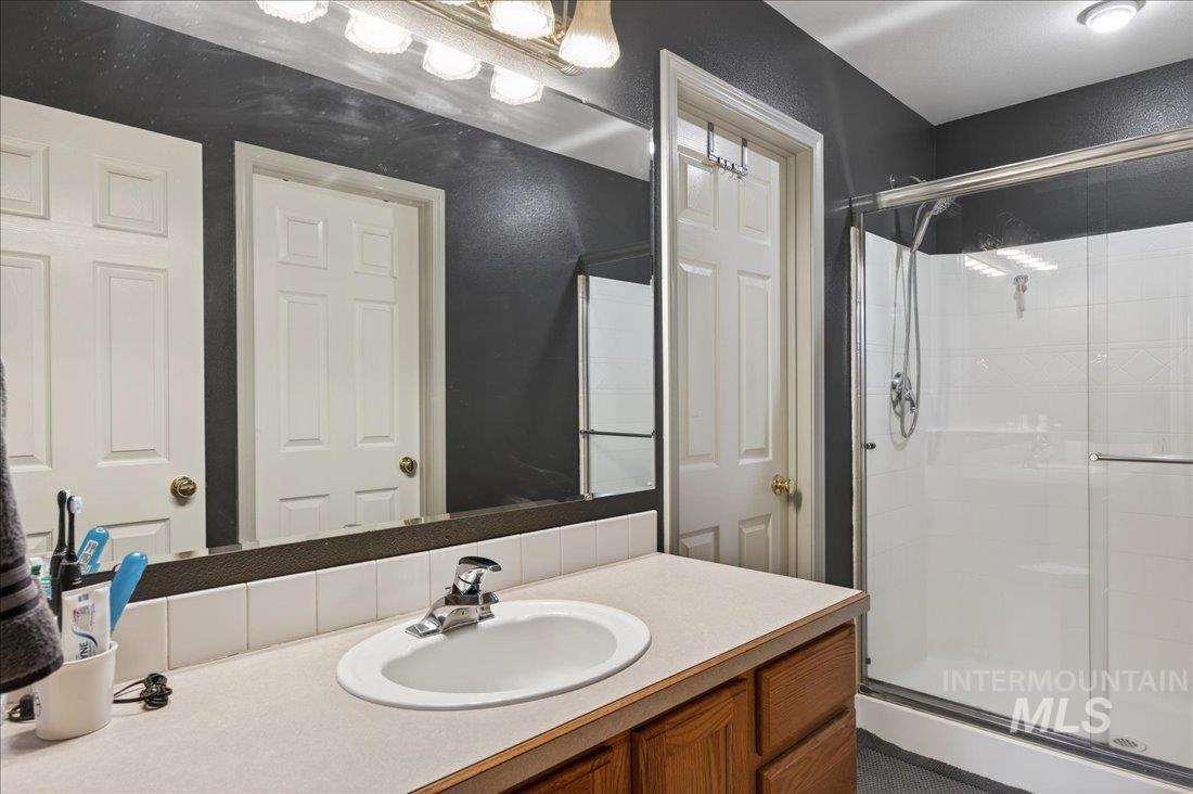 8237 W Falling Star St., Boise, Idaho 83709, 3 Bedrooms, 2 Bathrooms, Residential For Sale, Price $419,900, 98971249